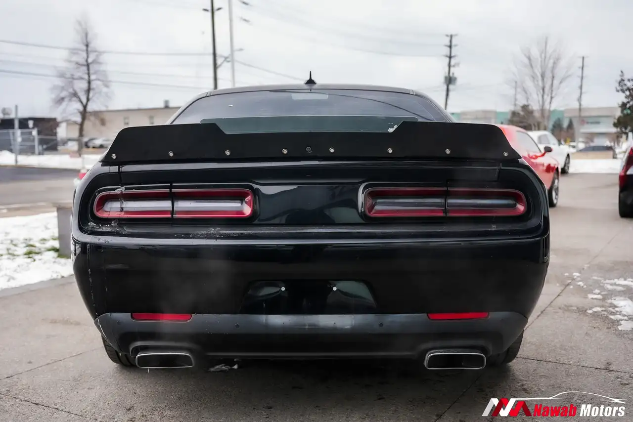 Dodge Challenger снимка Dodge Challenger