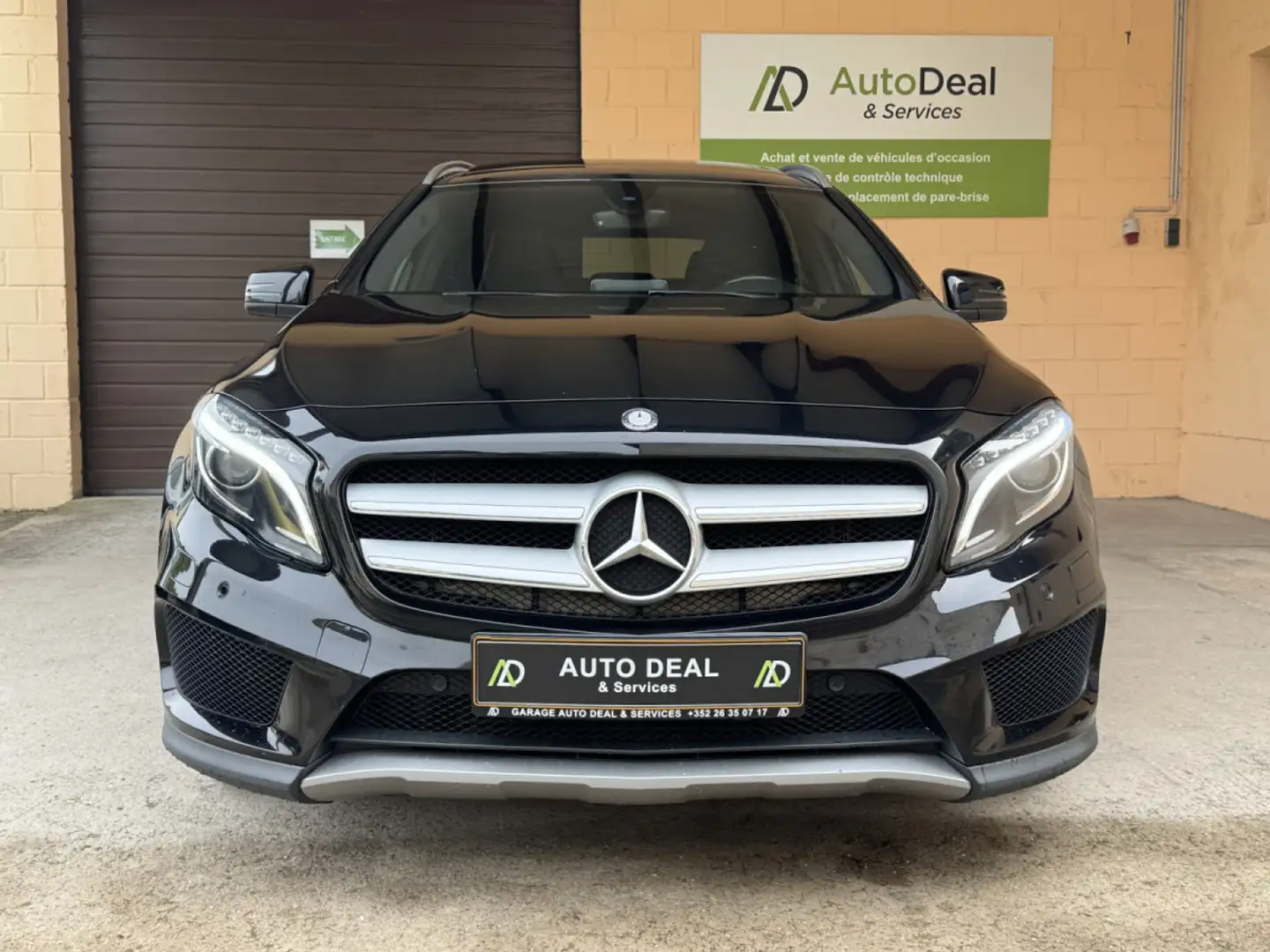 Mercedes-Benz GLA 200 d pack AMG Panorama  Automatique Noir - 2