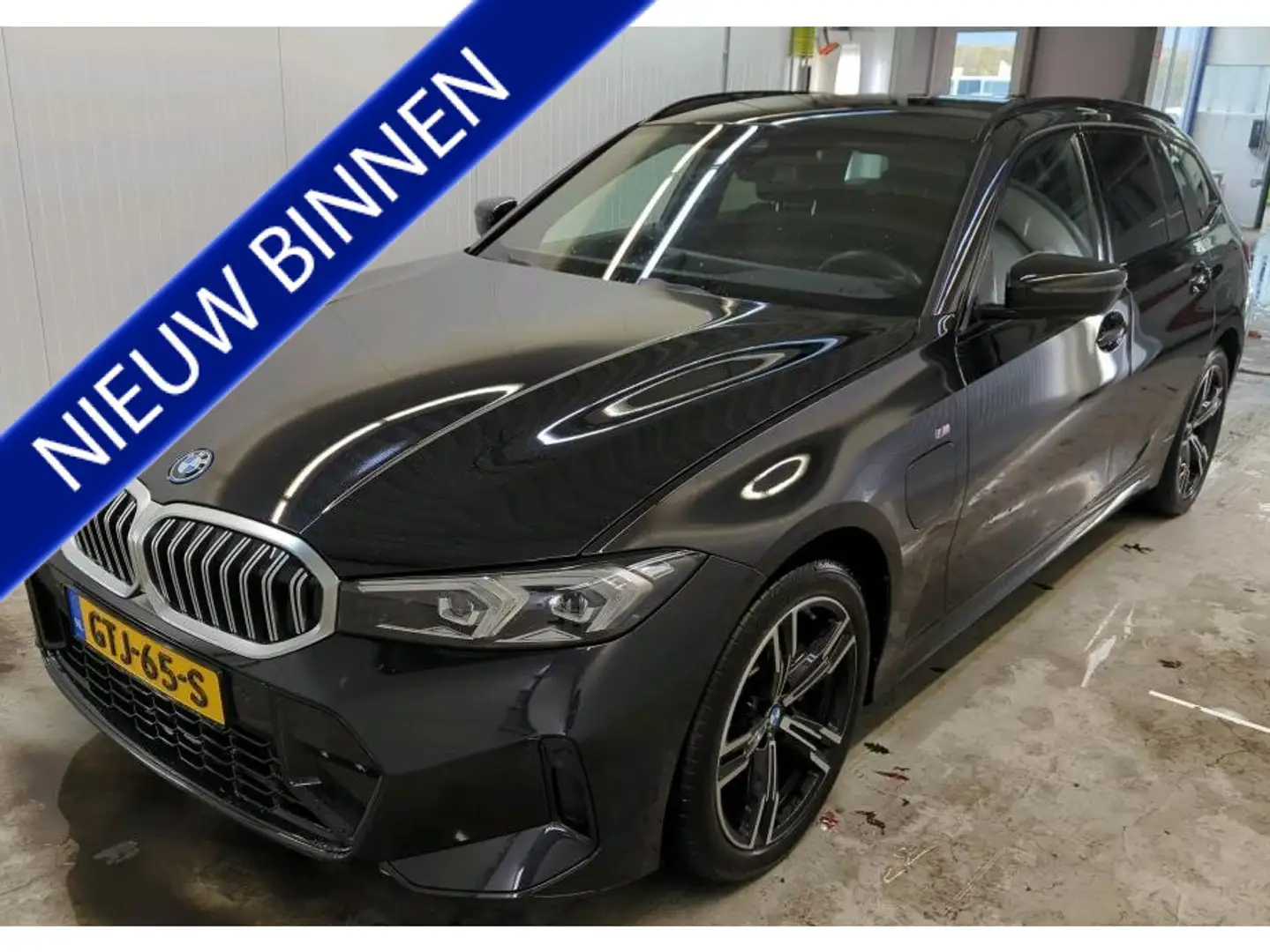 BMW 330 3-serie Touring 330e M-Sport 292 pk Facelift LCI 2 Noir - 1