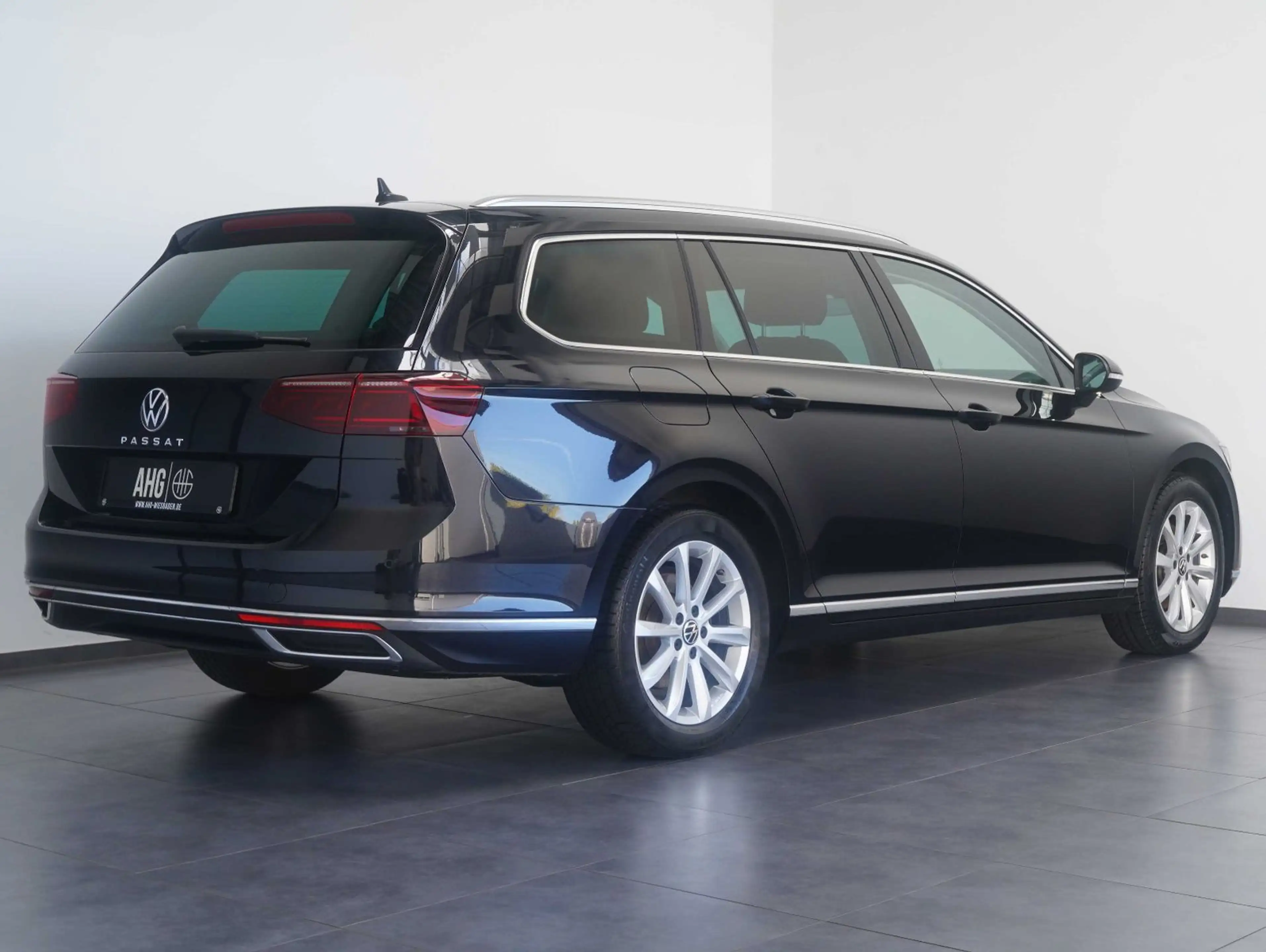 Volkswagen Passat Variant 2.0 TDI DSG Elegance LED/NAVI/AHK — photo 3
