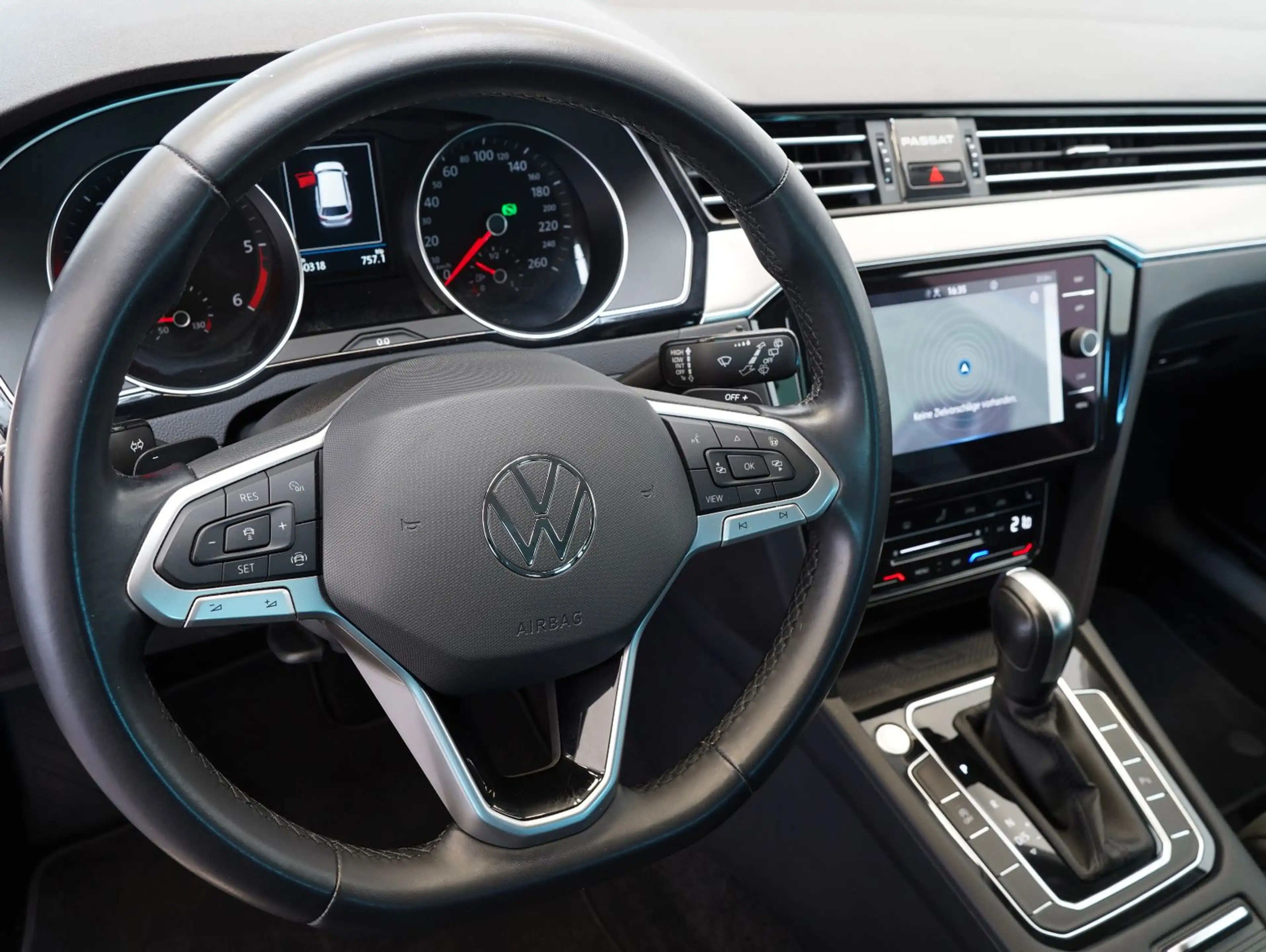 Volkswagen Passat Variant 2.0 TDI DSG Elegance LED/NAVI/AHK — photo 6
