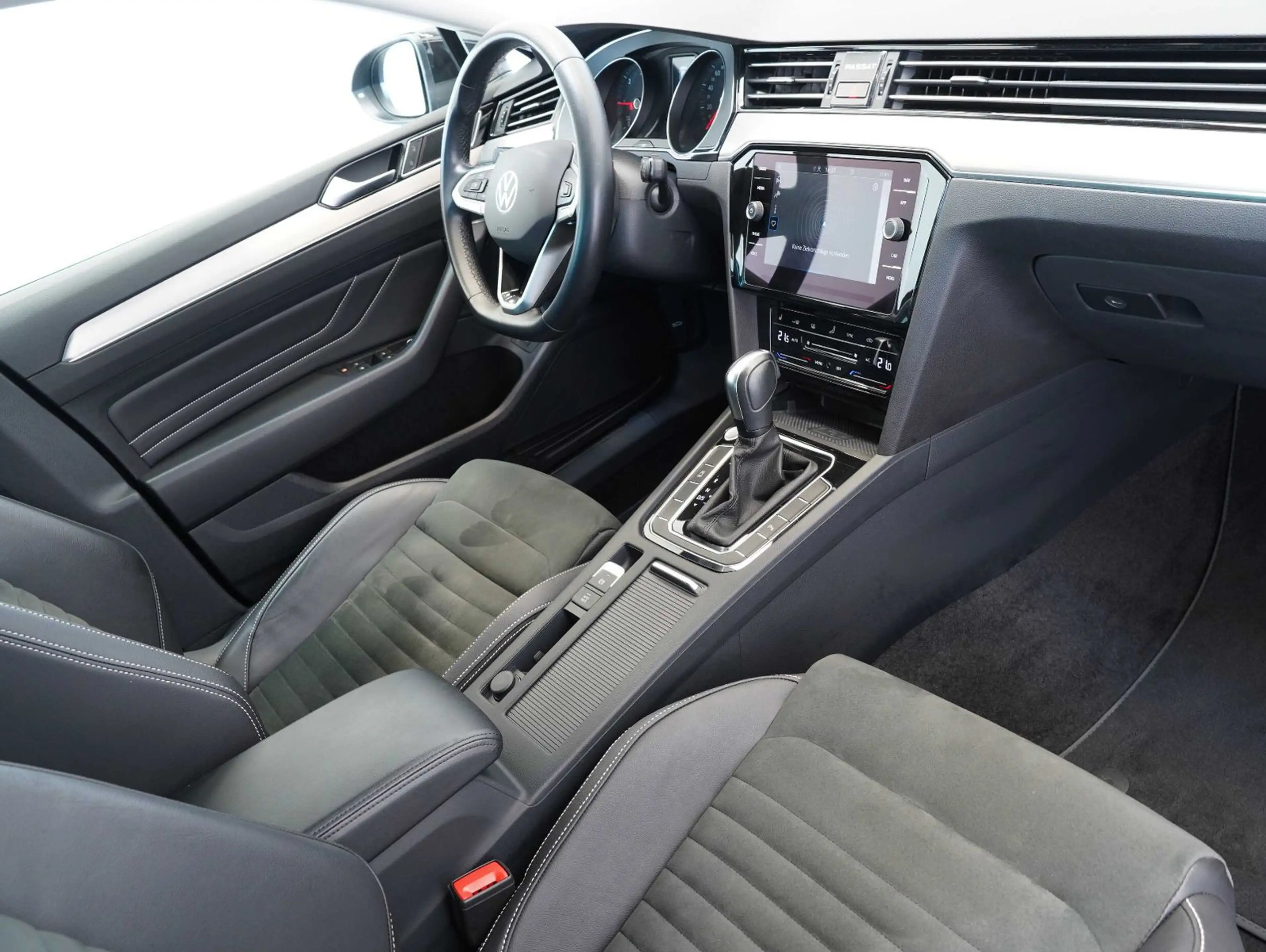 Volkswagen Passat Variant 2.0 TDI DSG Elegance LED/NAVI/AHK — photo 12