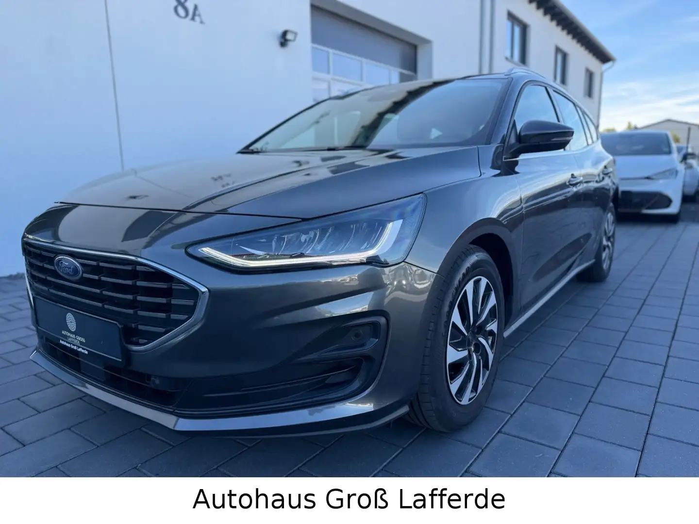Ford Focus Turnier Titanium Style 1.5 Automatik Gris - 1