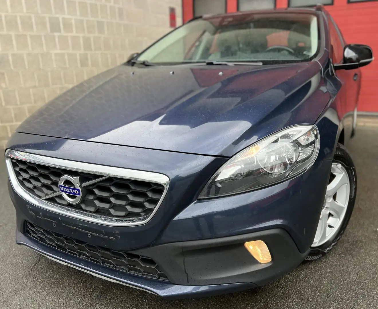 Volvo V40 Cross Country 1.6 D2 Ocean Race + TOIT PANO + CLIM Bleu - 1