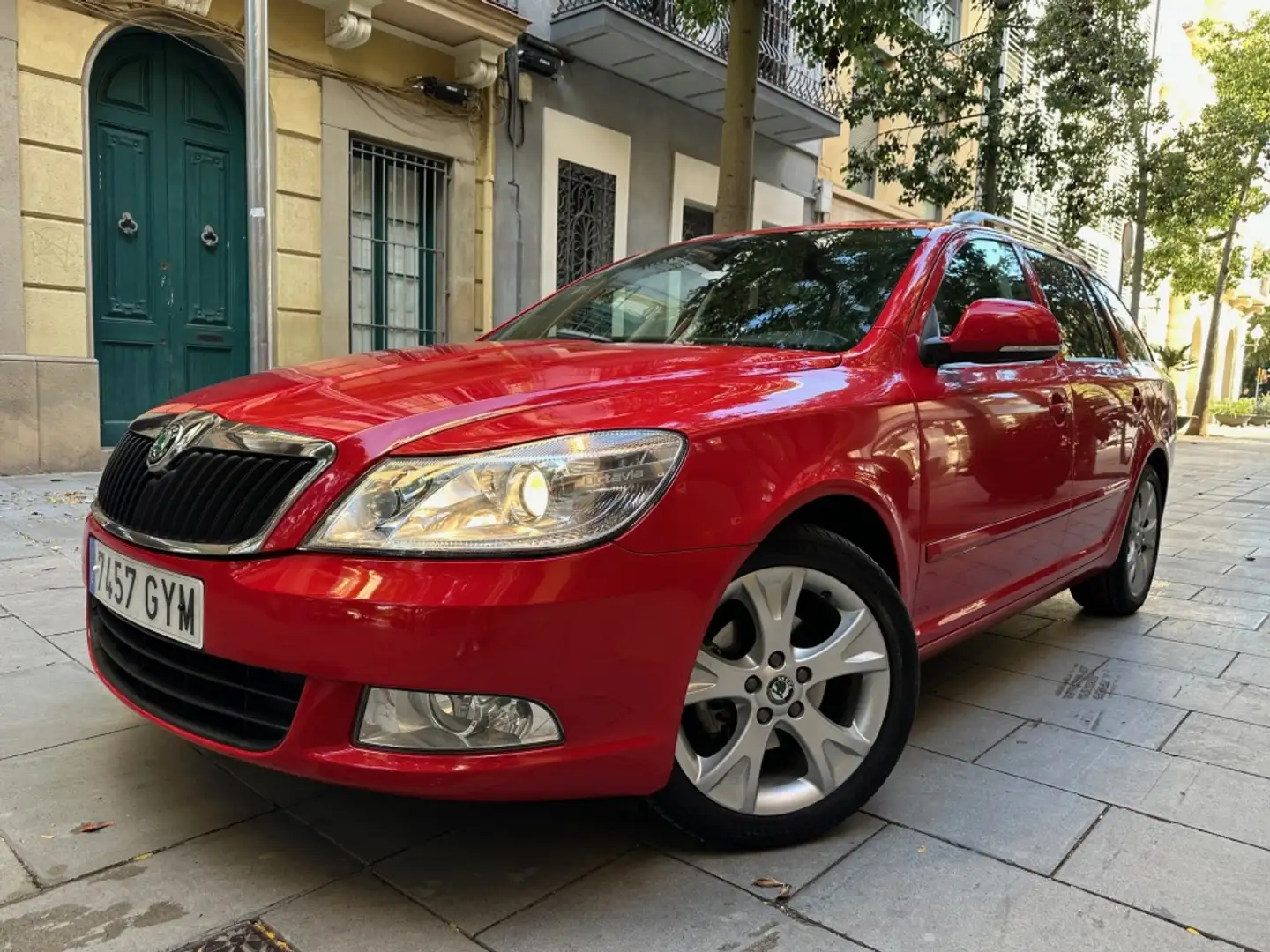 Skoda Octavia Combi 1.8TSI Elegance DSG Rojo - 1