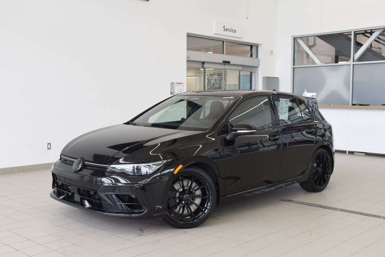 2026 Volkswagen Golf BLACK EDITION+AKKRAPOVIC BLACK EDITION+AKKRAPOVIC