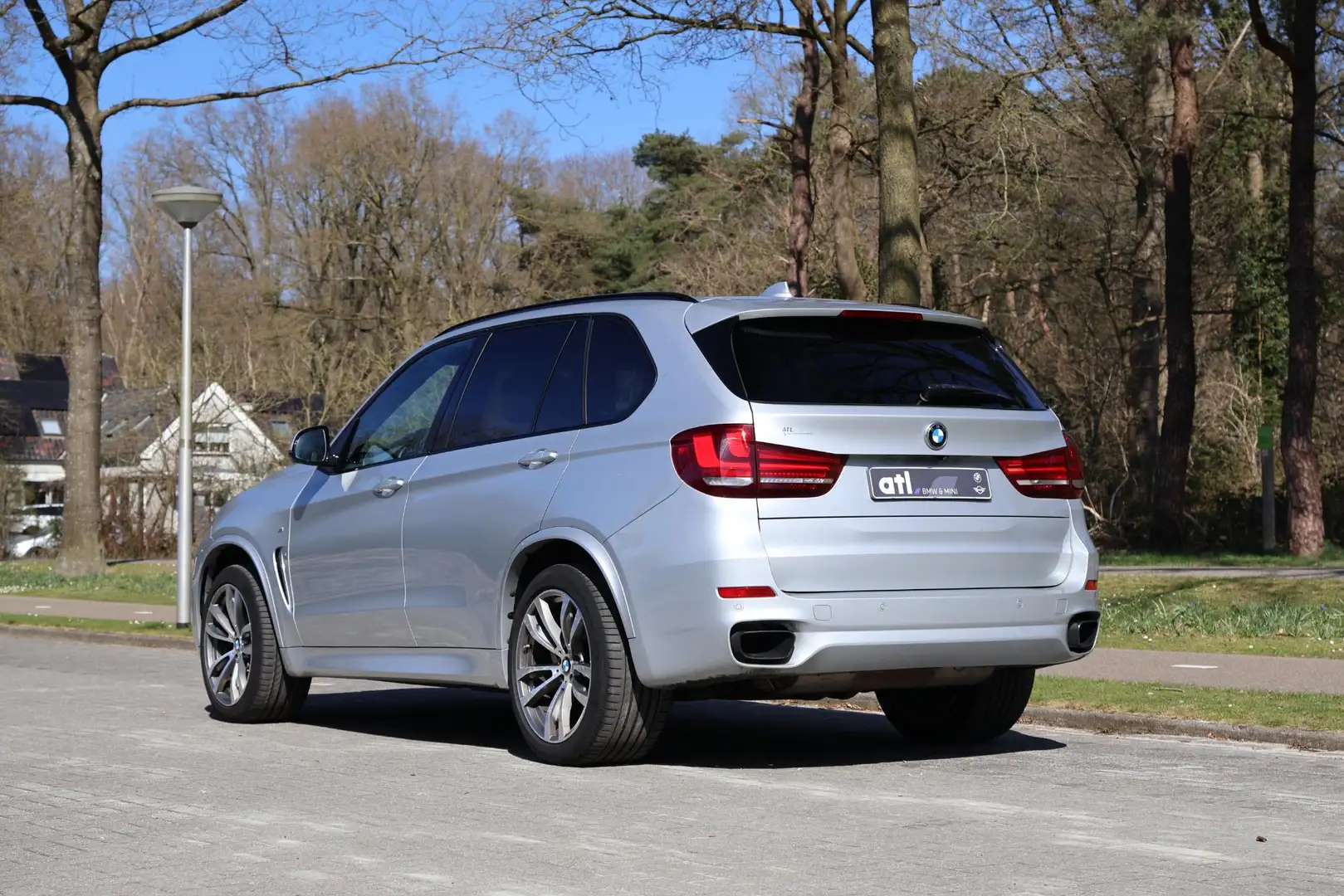 BMW X5 xDrive50i High Executive M Sportpakket, Panoramada Gris - 2