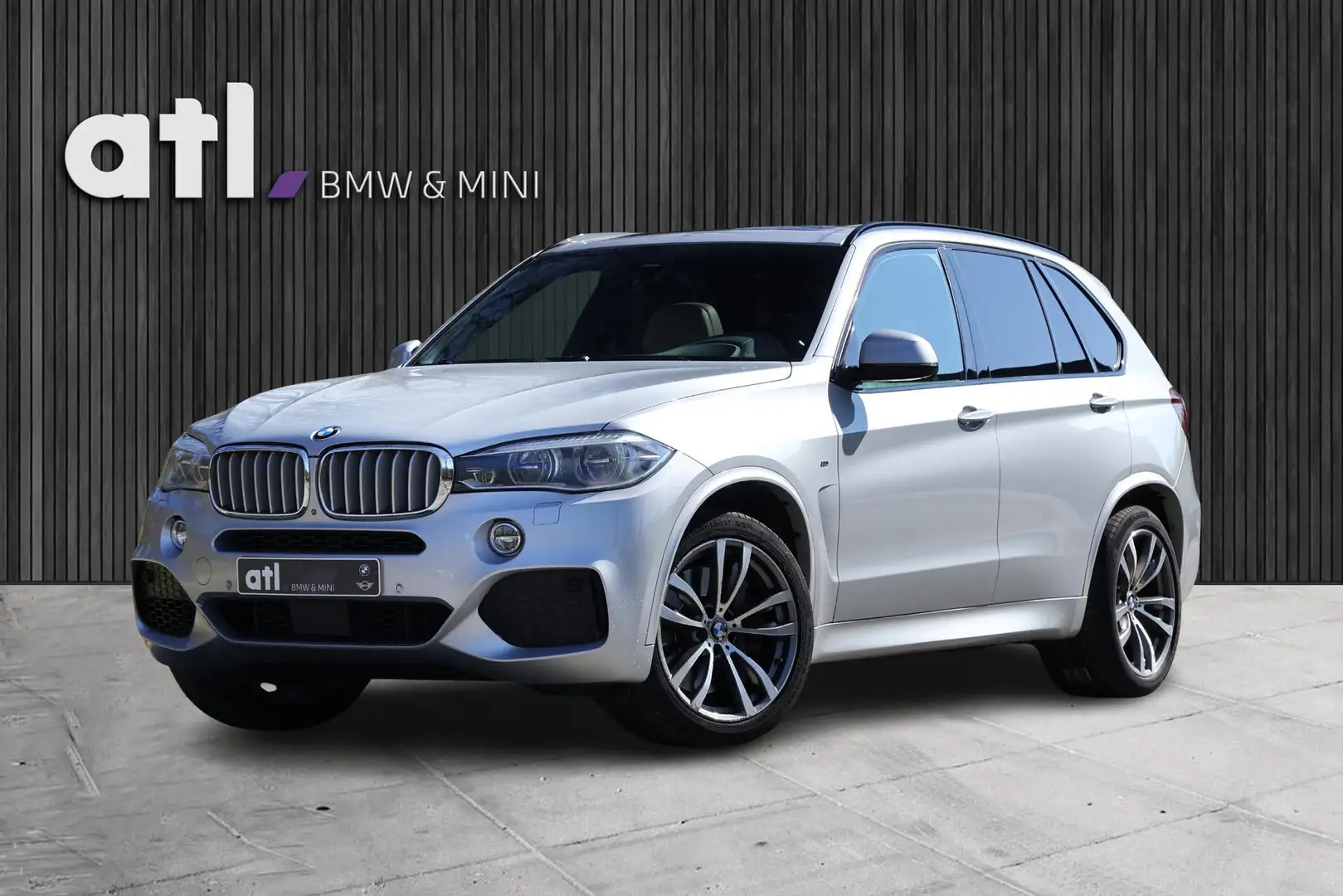 BMW X5 xDrive50i High Executive M Sportpakket, Panoramada Gris - 1