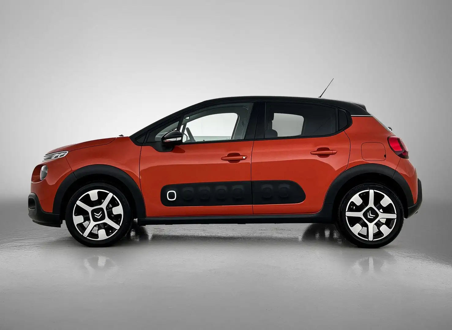 Citroen C3 1.2 PureTech Shine Oranje - 2