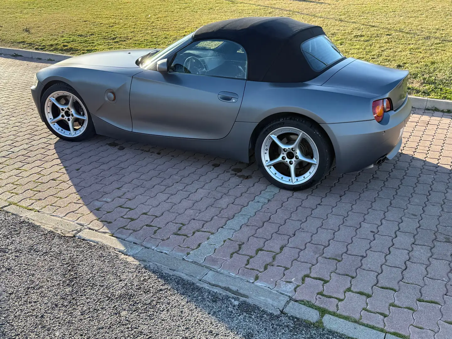 BMW Z4 3.0i Roadster Grigio - 2