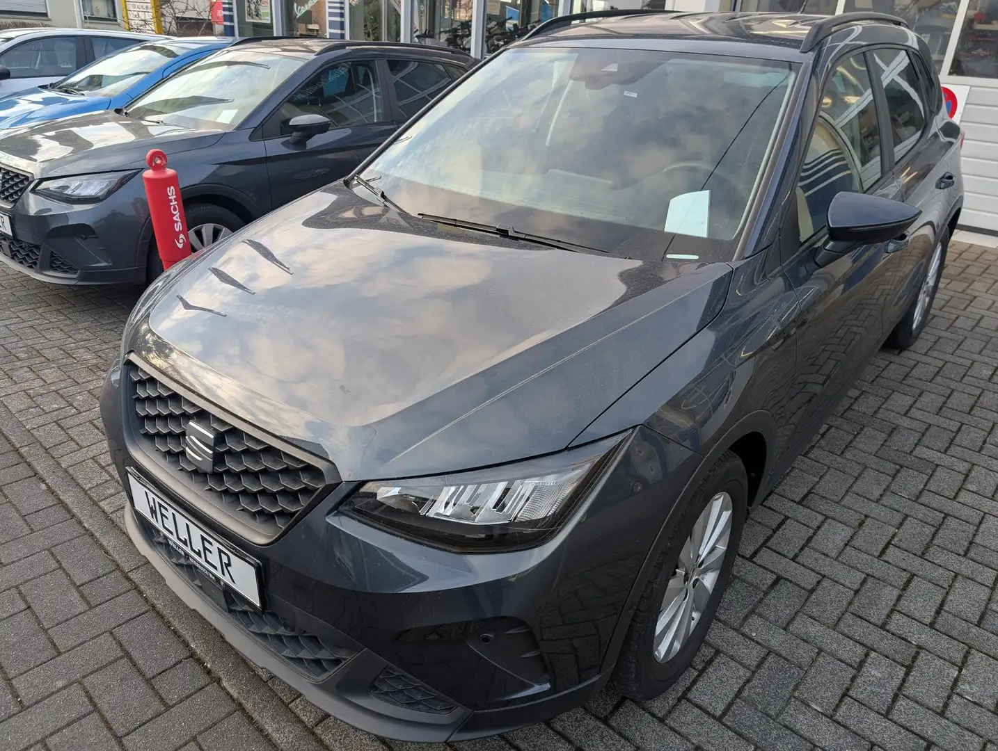 SEAT Arona 110 DSGStyle Kamera Echtes Navi Parken Sitzheizen Grau - 2