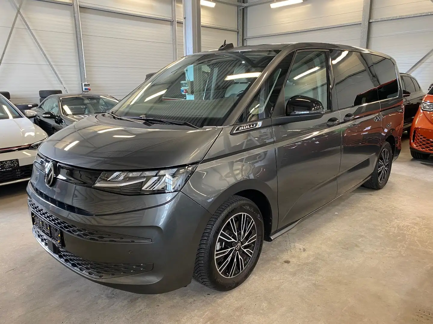 Volkswagen T7 Multivan T7 New Multivan LR TDI DSG 7-Sitzer DAB LED Kam Gris - 1