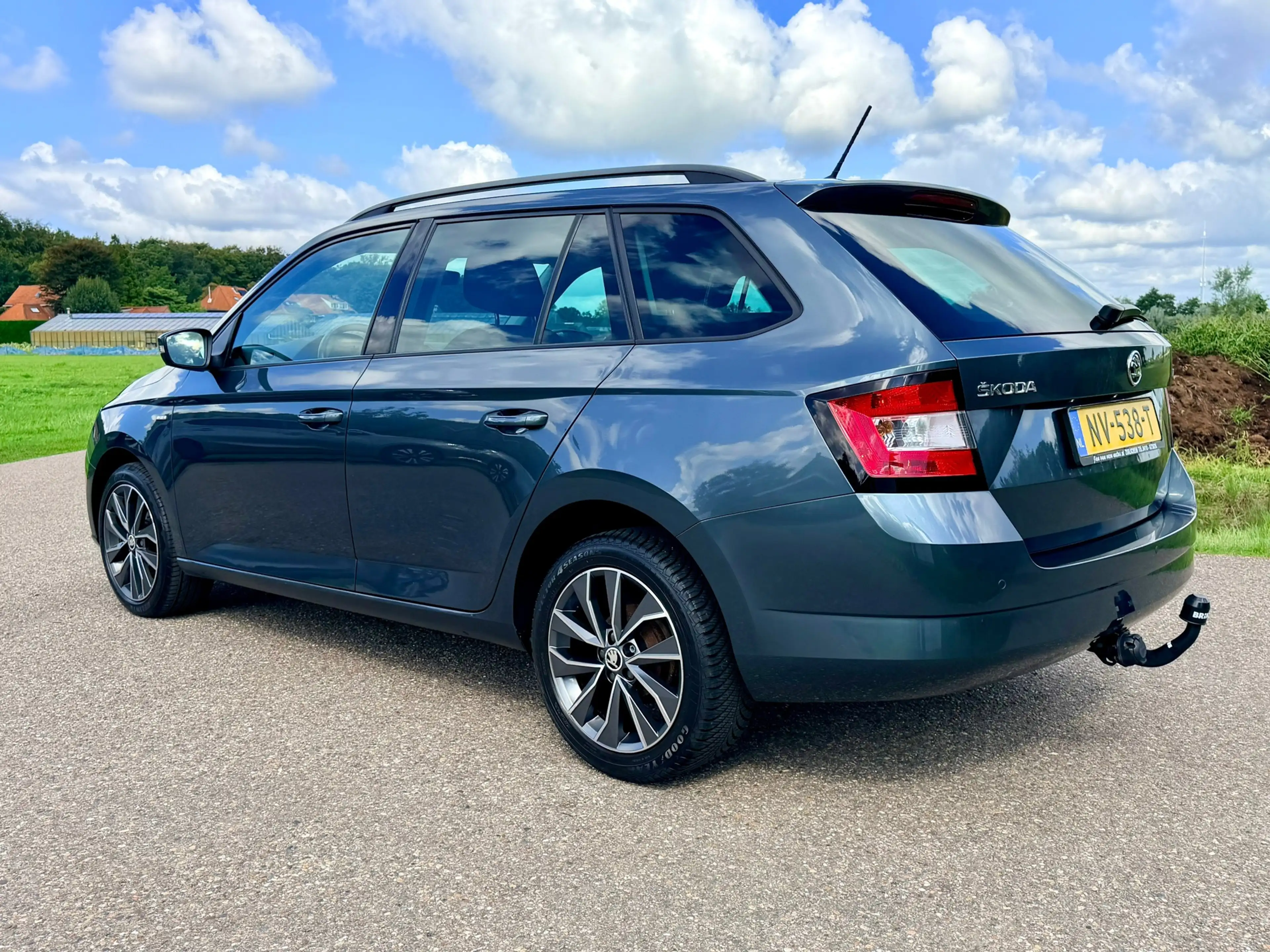 Skoda Fabia Combi 1.0 TSI Drive Clima Navi Cruise Control Trek — photo 13