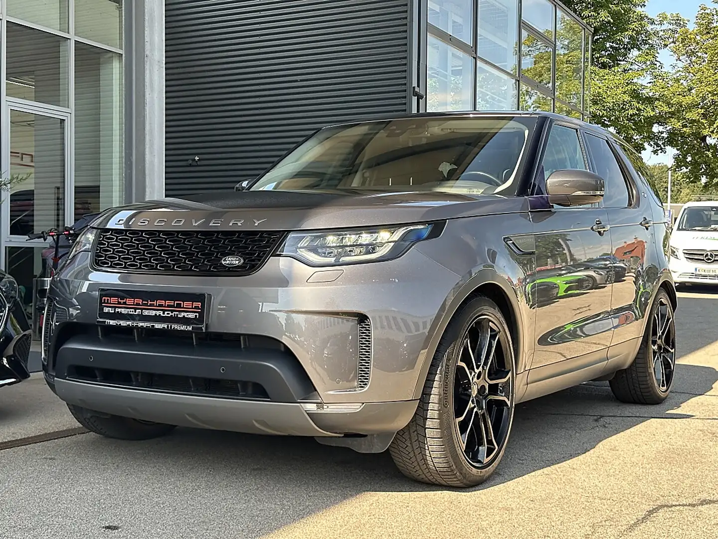 Land Rover Discovery 5 3,0 TDV6 SE Aut. Anhängekupplung, 7 Sitze, Le... Grau - 2