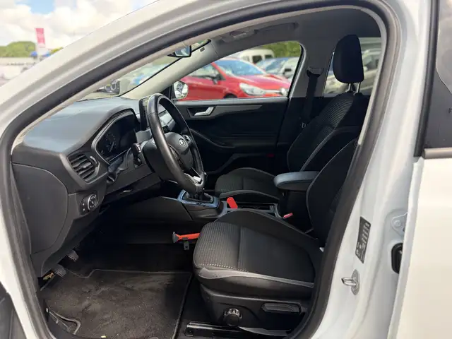 Ford Focus view 6