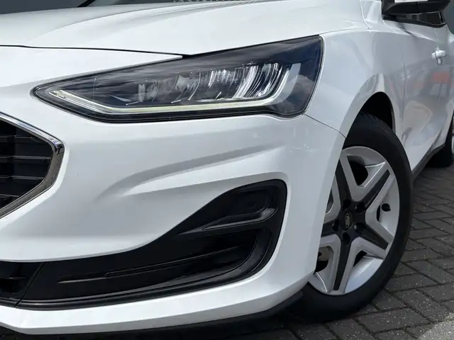 Ford Focus view 11