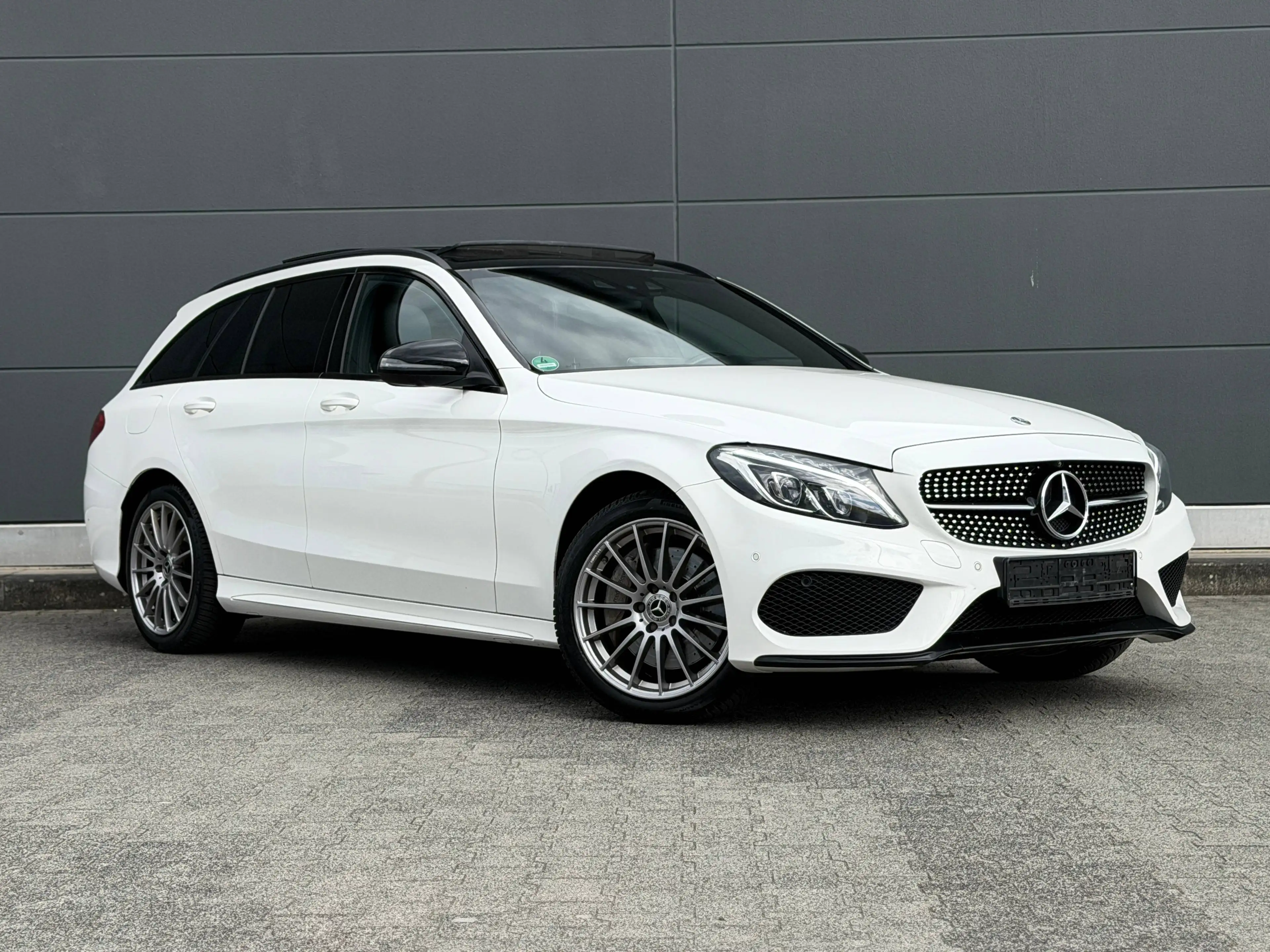 Mercedes-Benz C 400 C 400 T 4Matic 3x AMG Pano Burmester Luftfahrwerk — photo 3