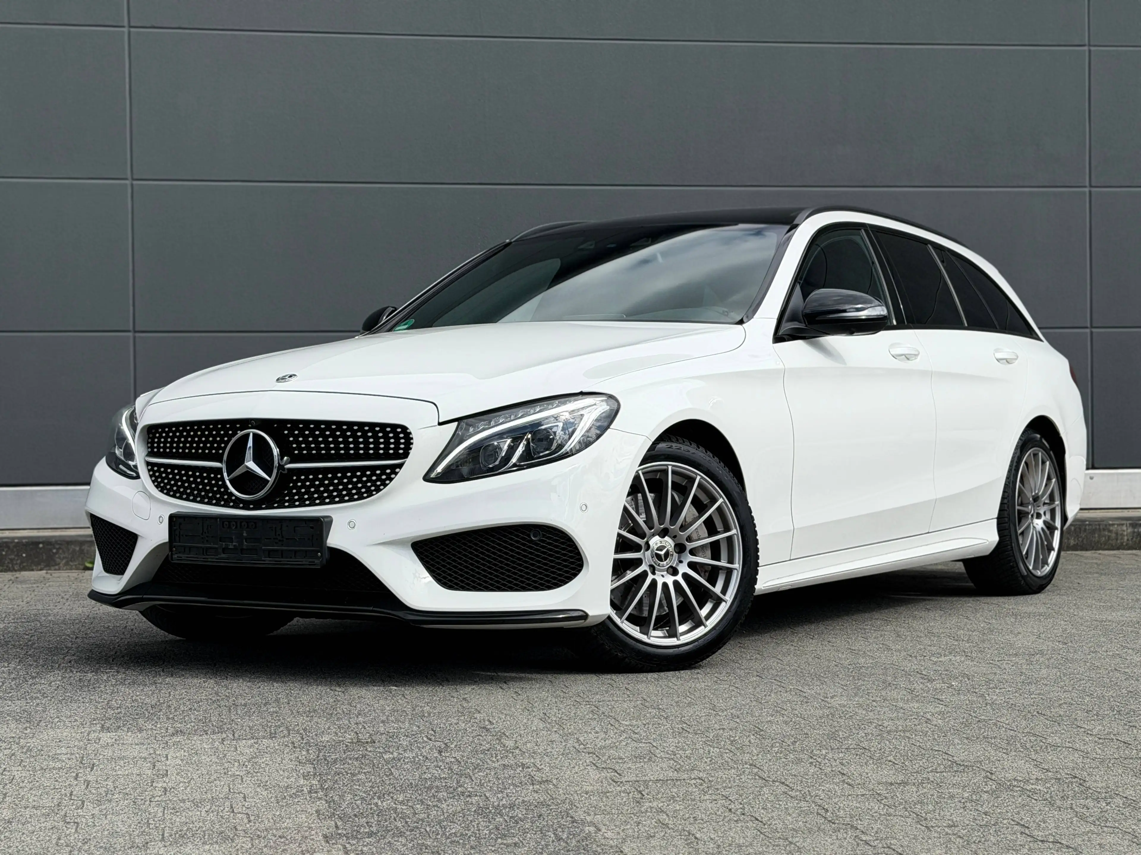 Mercedes-Benz C 400 C 400 T 4Matic 3x AMG Pano Burmester Luftfahrwerk — photo 9