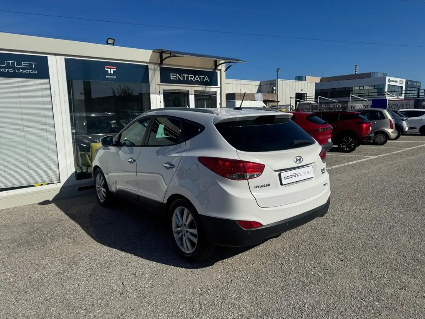Hyundai iX35 2.0 CRDi XPossible 4WD AUTOMATICO Bianco - 2