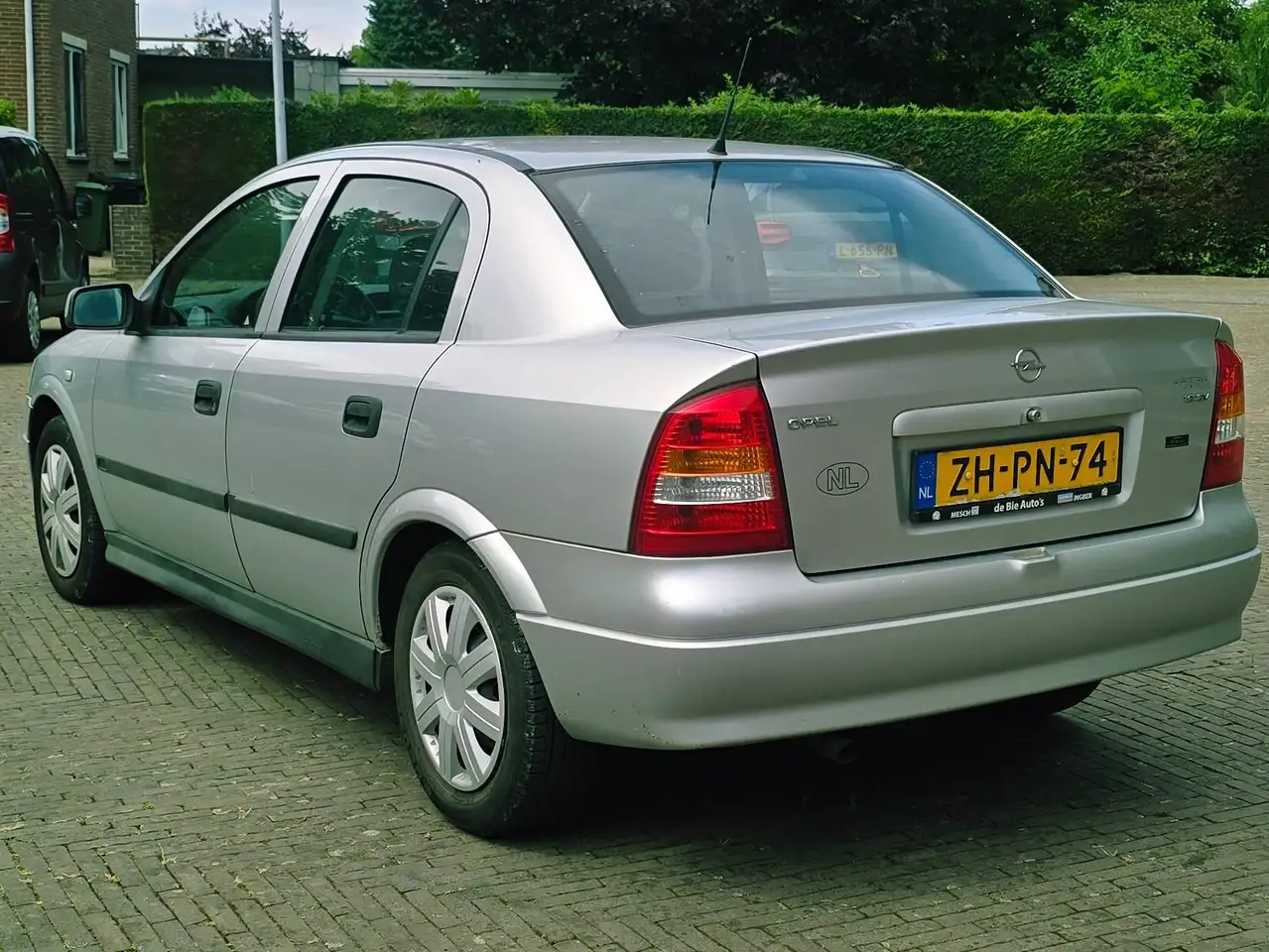 Opel Astra 1.6-16V Club, foto 4