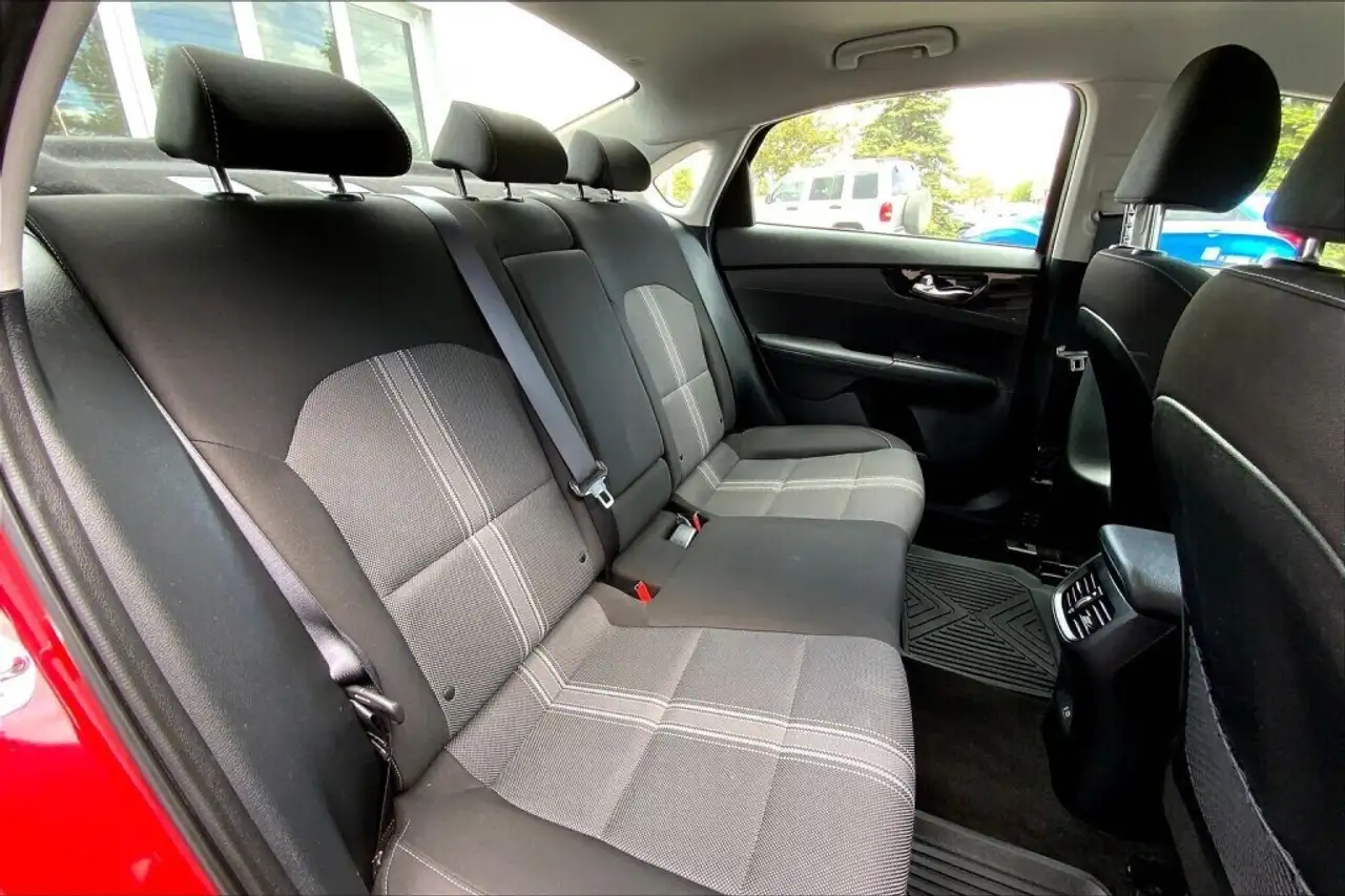 Kia Forte снимка Kia Forte