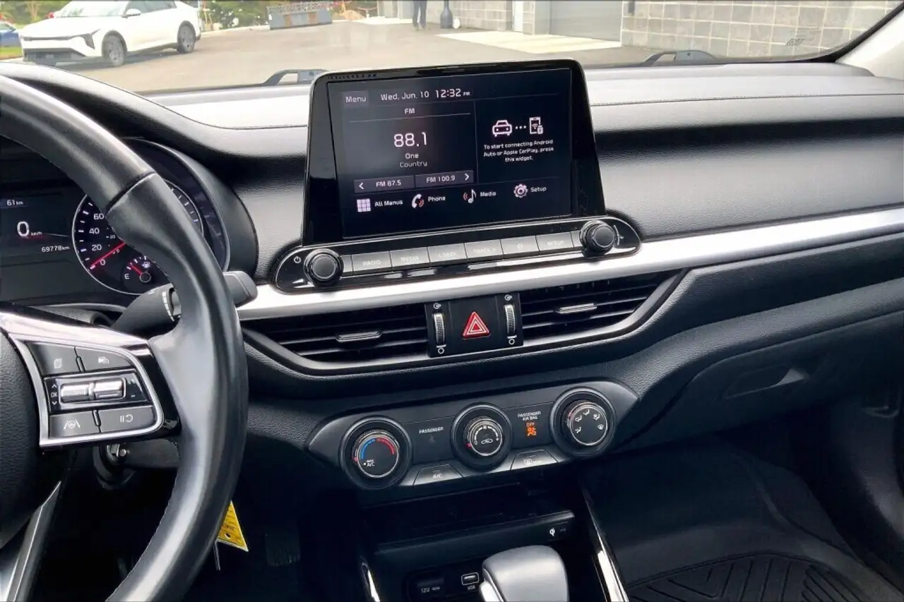 Kia Forte снимка Kia Forte