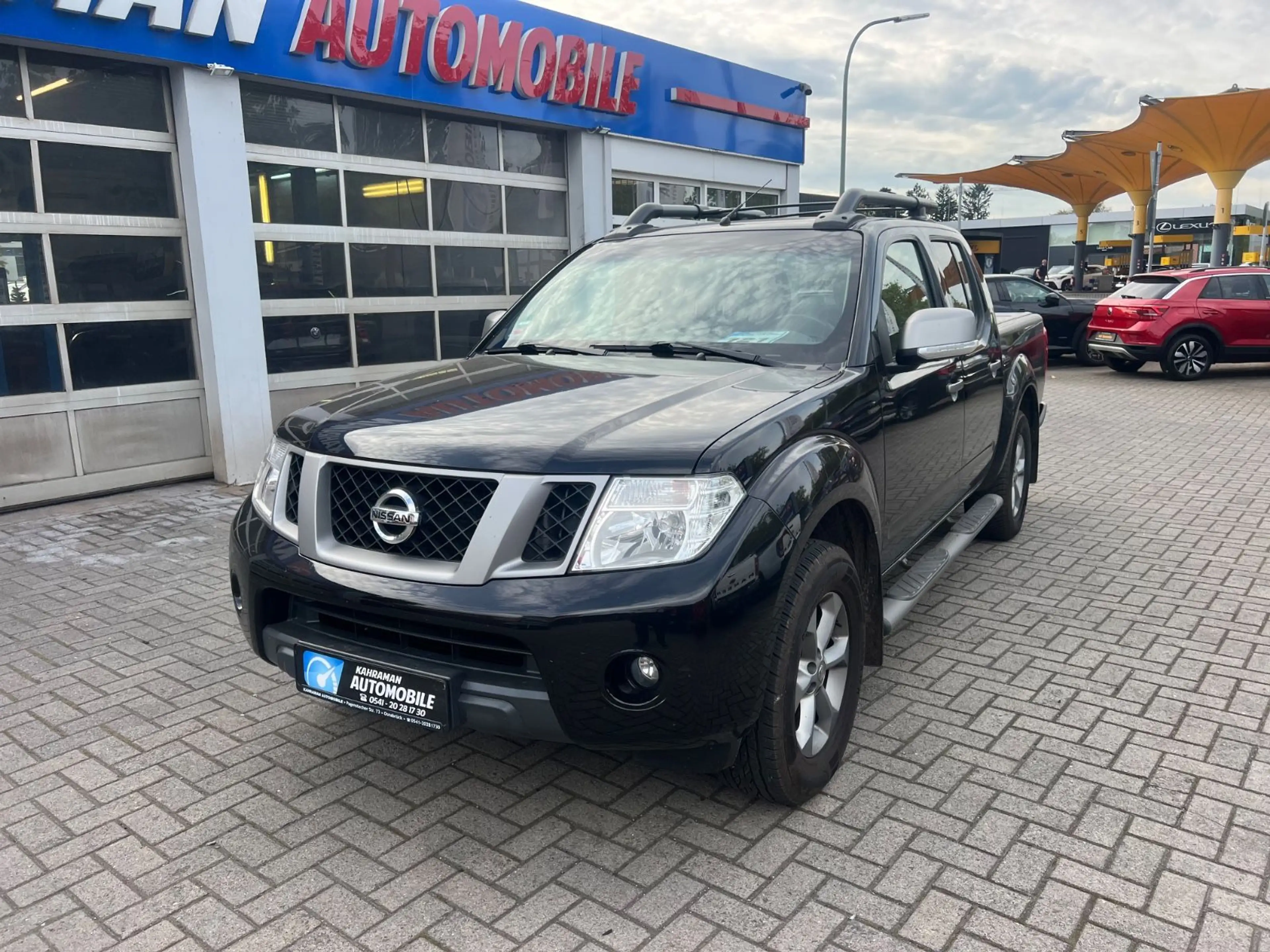 Nissan Navara Pickup Double Cab PLATINUM EVO 4X4 — photo 2