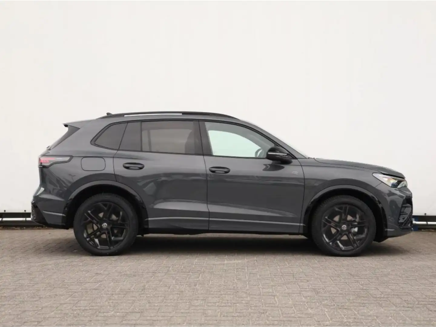 Volkswagen Tiguan 2.0 TDI 193 DSG 7 R-LINE EXCLUSIVE 4MOTION Gris - 2