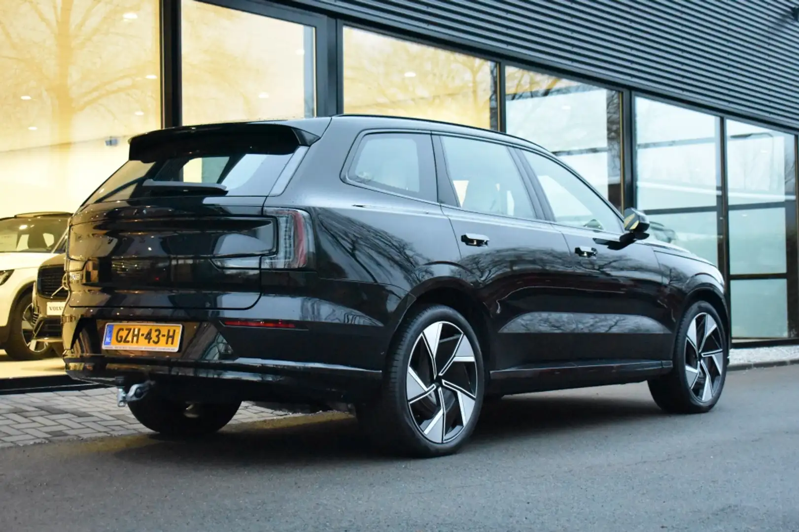 Volvo EX90 Twin Motor Ultra 408pk/111kWh | Bowers&Wilkins | L Negru - 2