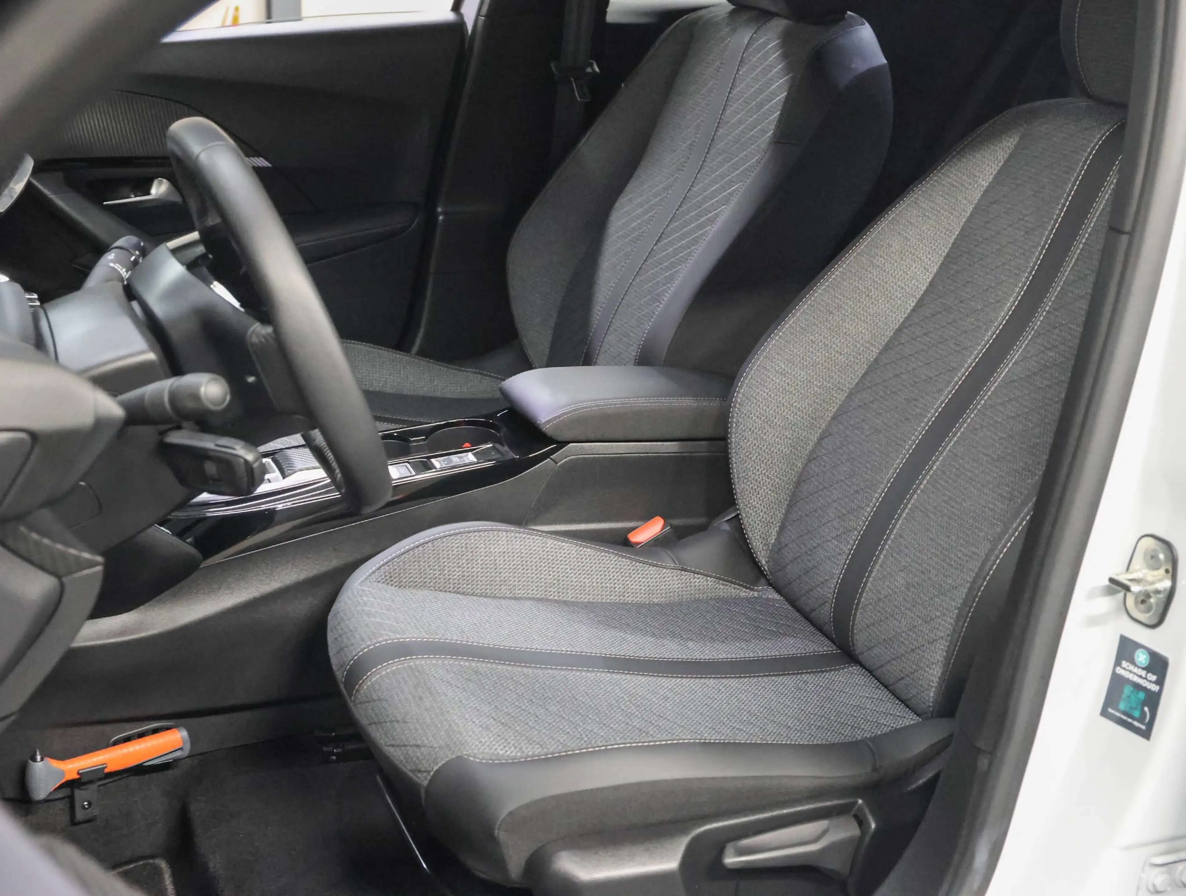 Peugeot e-2008 EV Allure Avantage 54 kWh 156PK | 1ste eigenaar | — photo 13