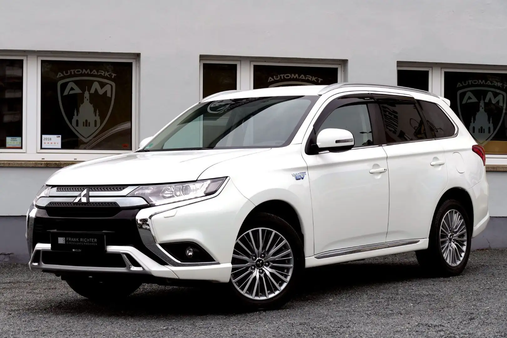 Mitsubishi Outlander 2.4 PHEV Spirit 4WD*Navi*Garantie 2028 Blanc - 1
