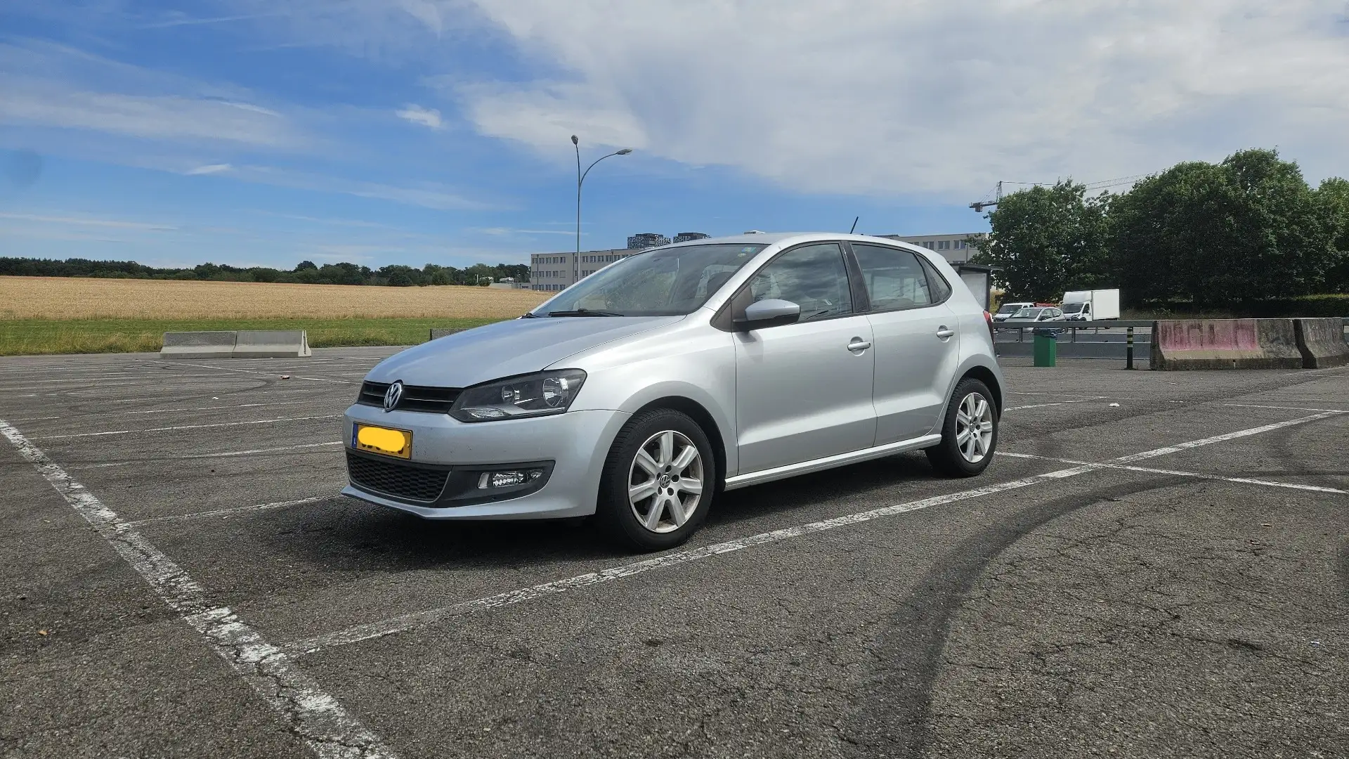 Volkswagen Polo 5p 1.2 tsi Highline 105cv Argent - 1