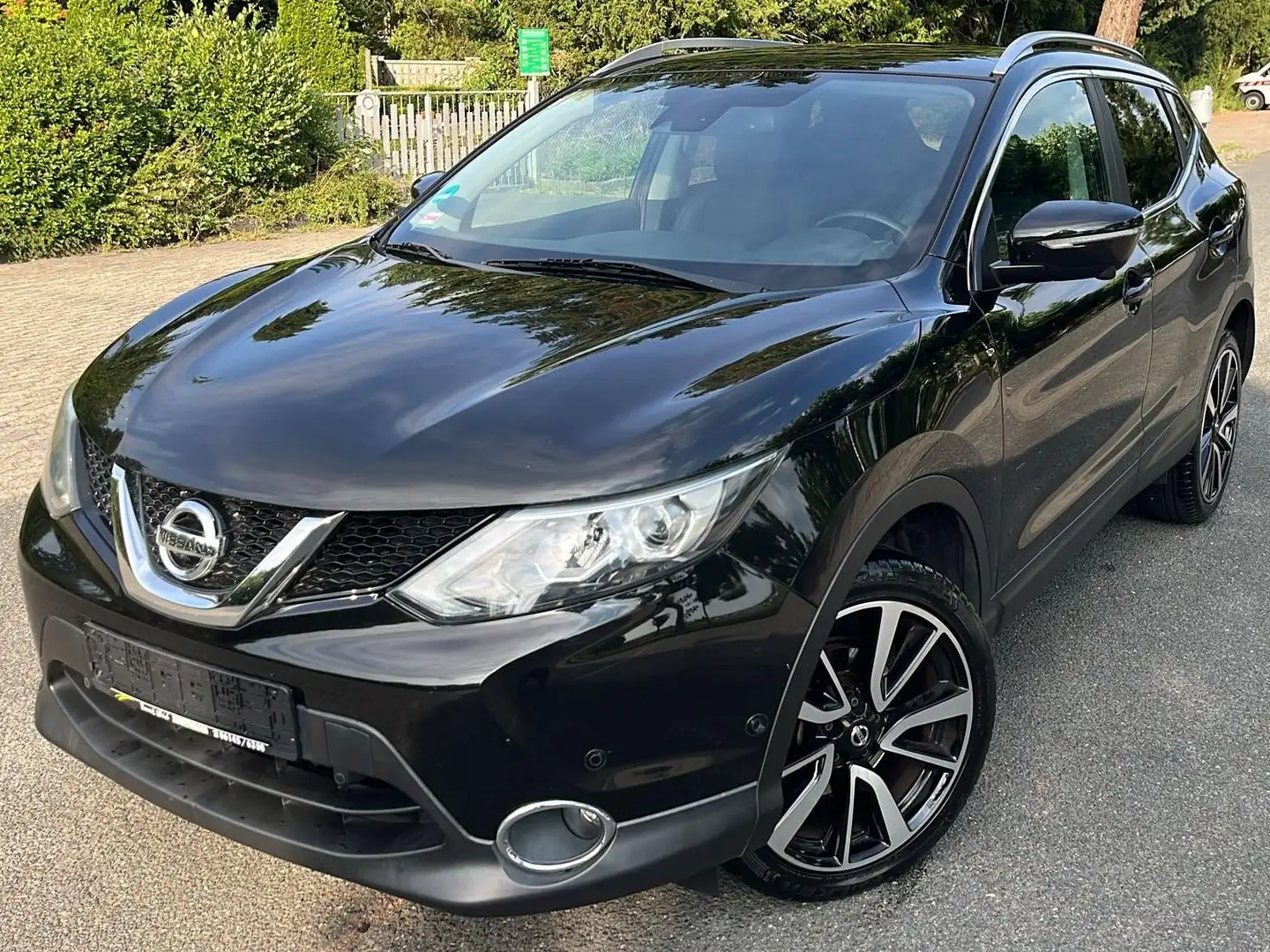 Nissan Qashqai Tekna/2Hand/Shz/Kamera/Pdc/ Schwarz - 1