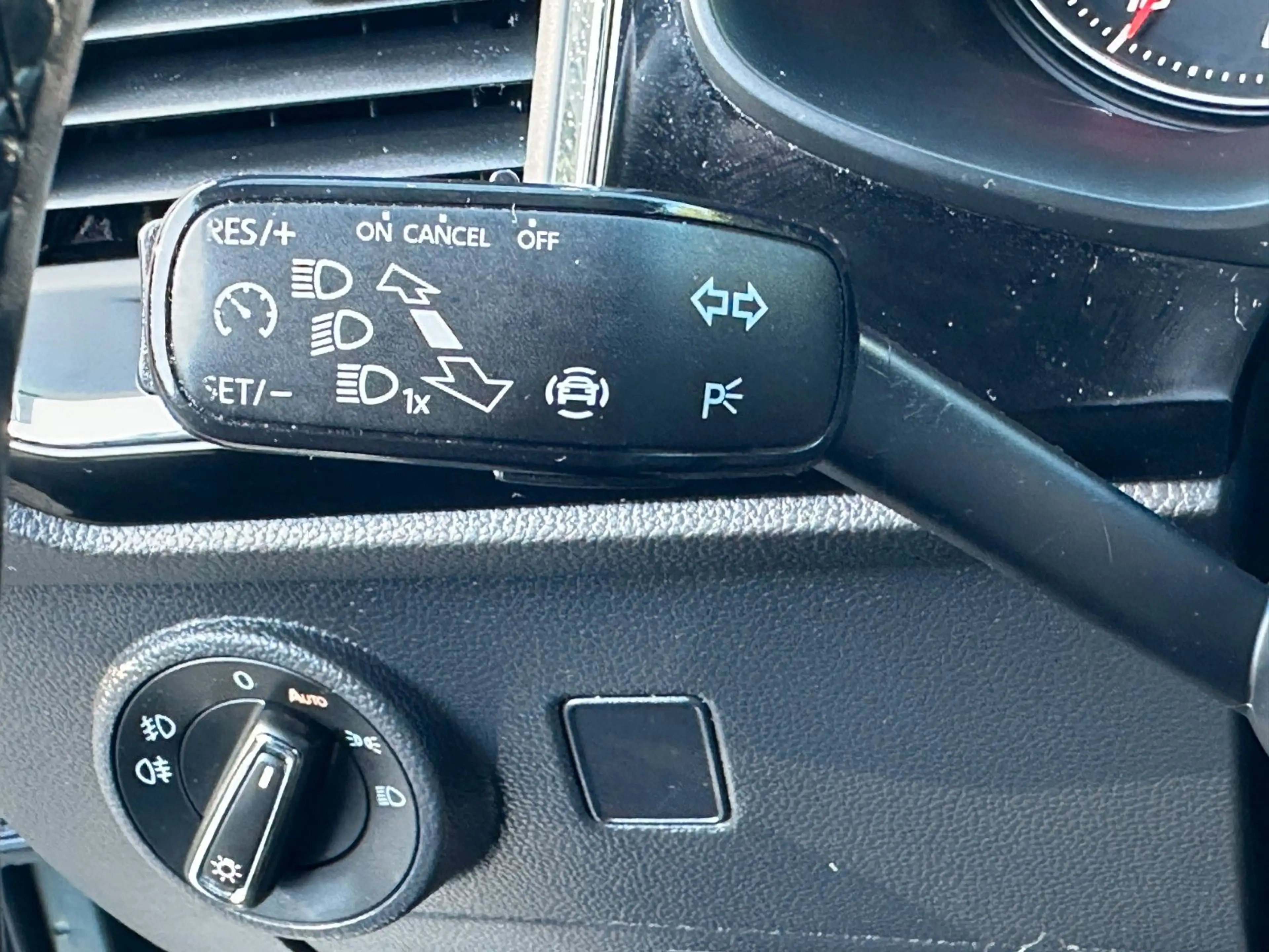 SEAT Ateca Xcellence AHK RFC SHZ PDC NAVI — photo 27