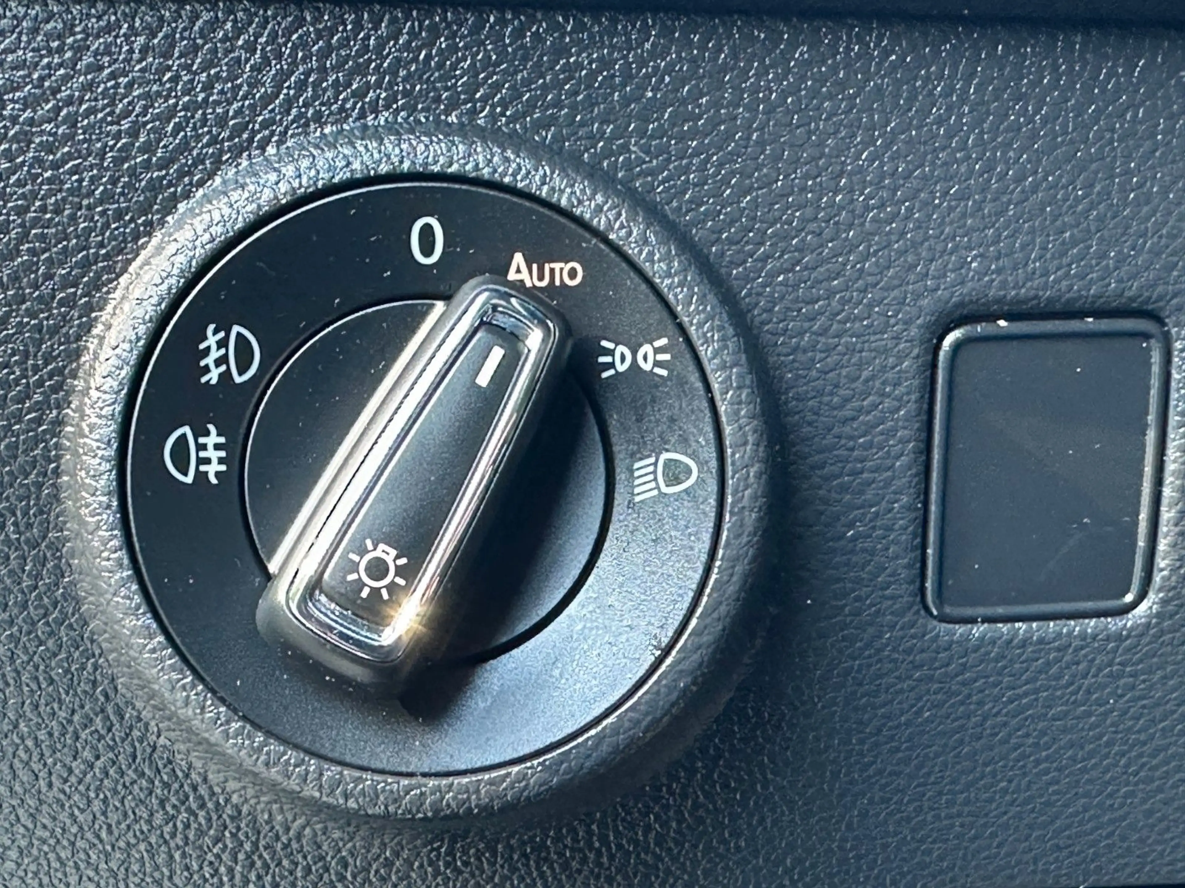 SEAT Ateca Xcellence AHK RFC SHZ PDC NAVI — photo 28