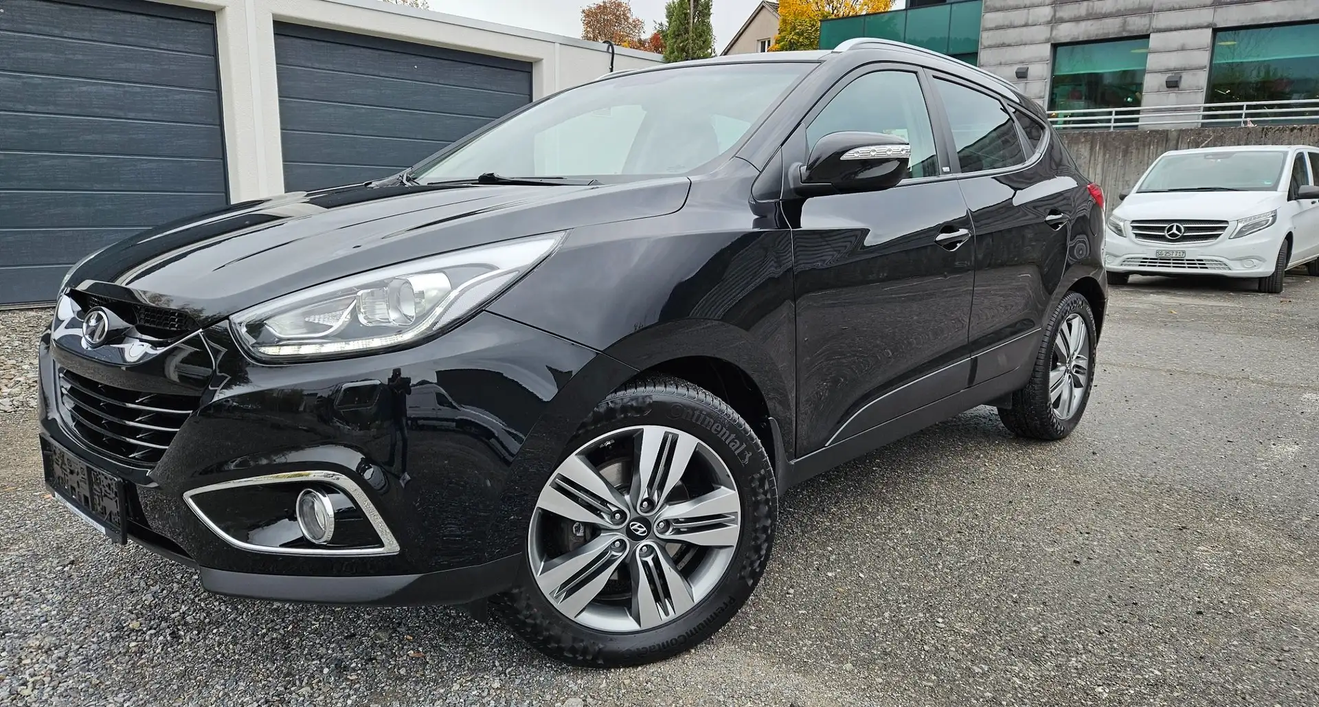Hyundai iX35 2,0 CRDI Go-PLUS 4x4 Automat.,RESERVIERT Schwarz - 2