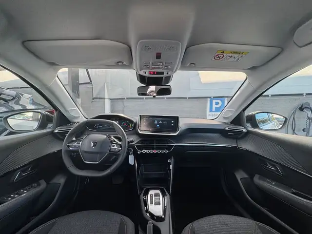 Peugeot 208 view 8