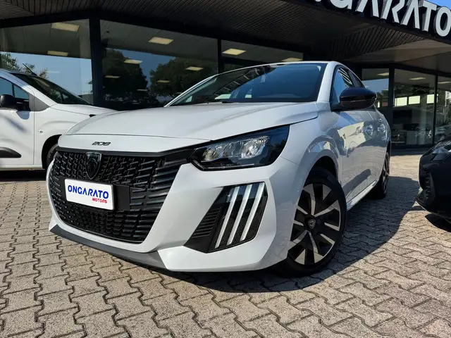 Peugeot 208 view 2