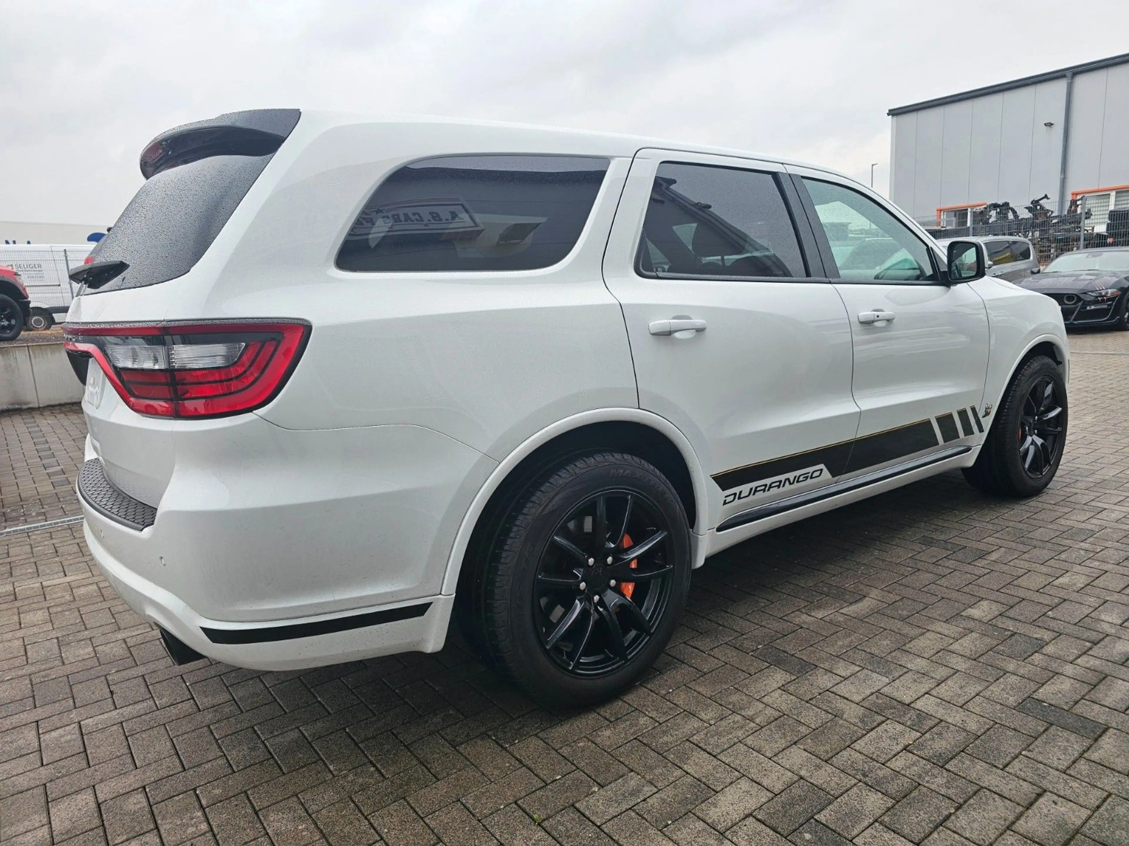 Dodge Durango R/T 4X4 HEMI-V8-BREMBO"s — photo 4