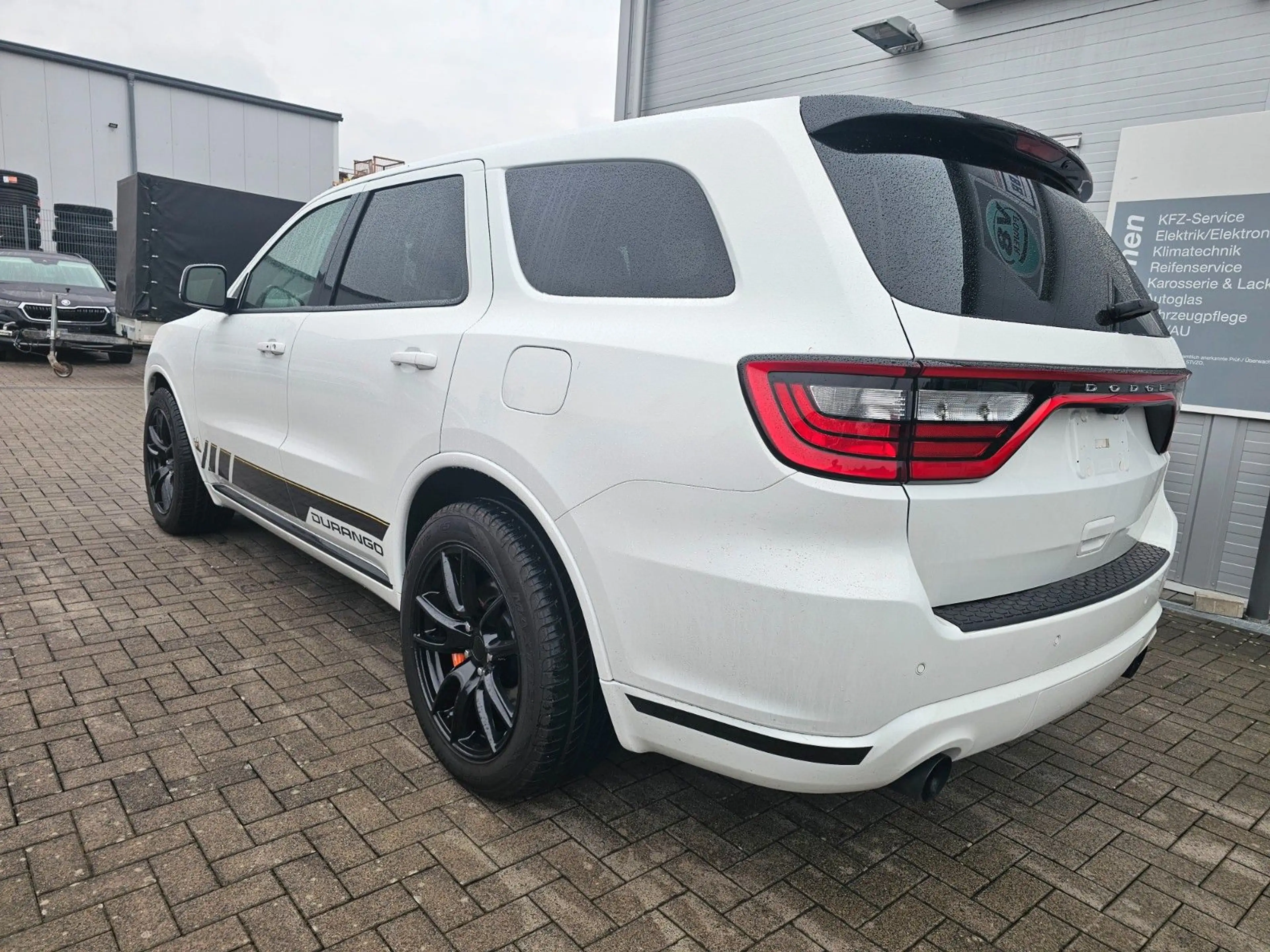Dodge Durango R/T 4X4 HEMI-V8-BREMBO"s — photo 6
