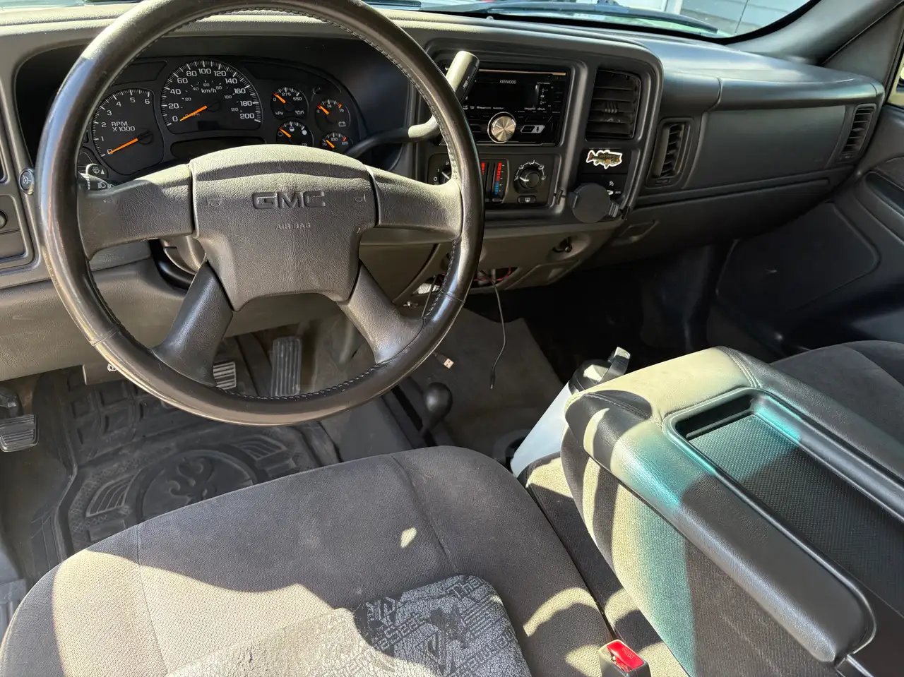 GMC Sierra 1500 photo GMC Sierra 1500