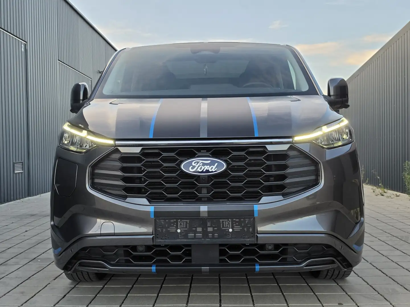 Ford Tourneo Custom Sport 2.5 PHEV L1 *ACC*360°Kam*Pano*Alu Grau - 2