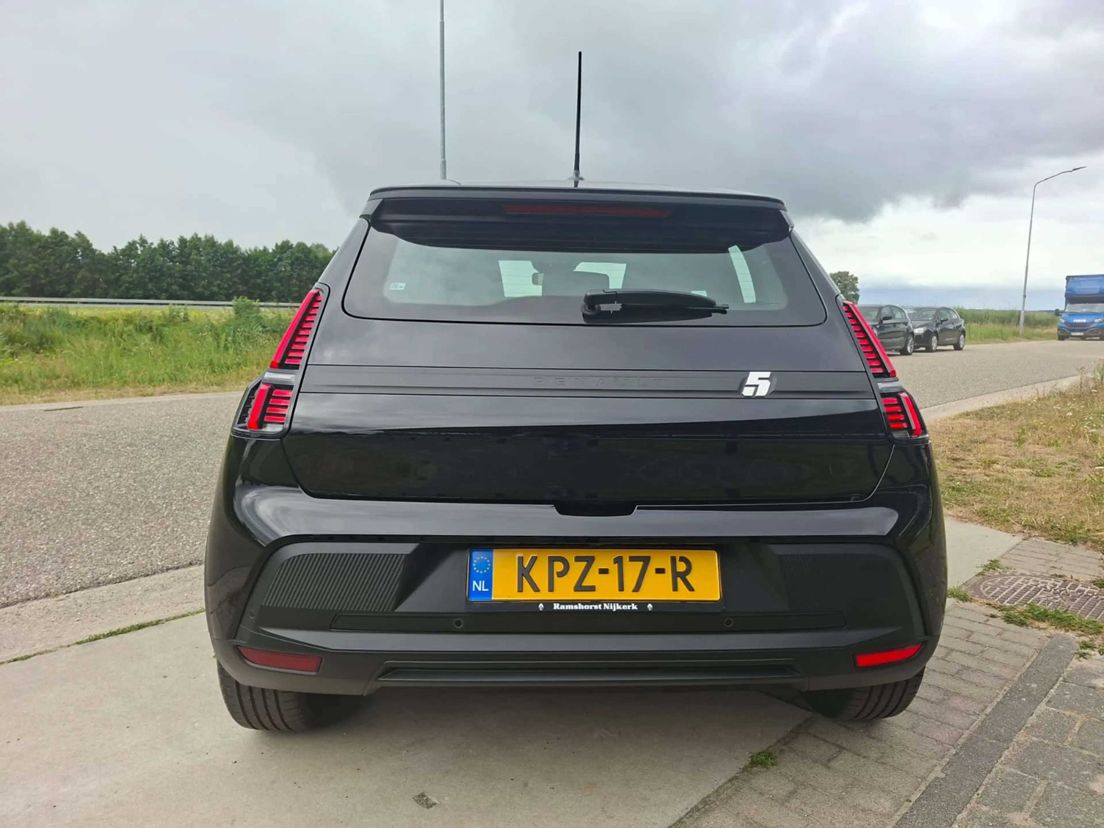 Renault R 5 comfort range 150pk 52 kWh — photo 4