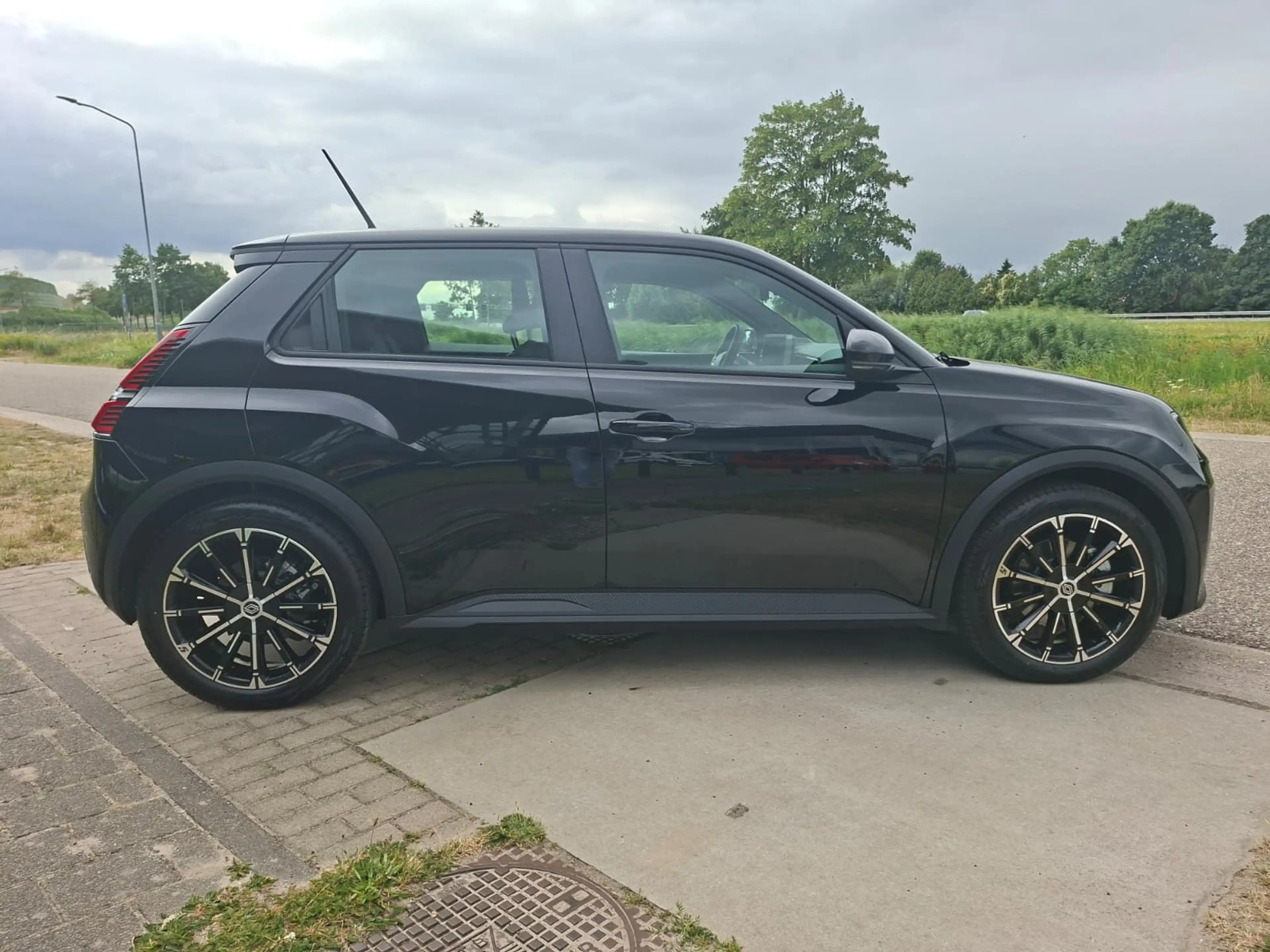 Renault R 5 comfort range 150pk 52 kWh — photo 3