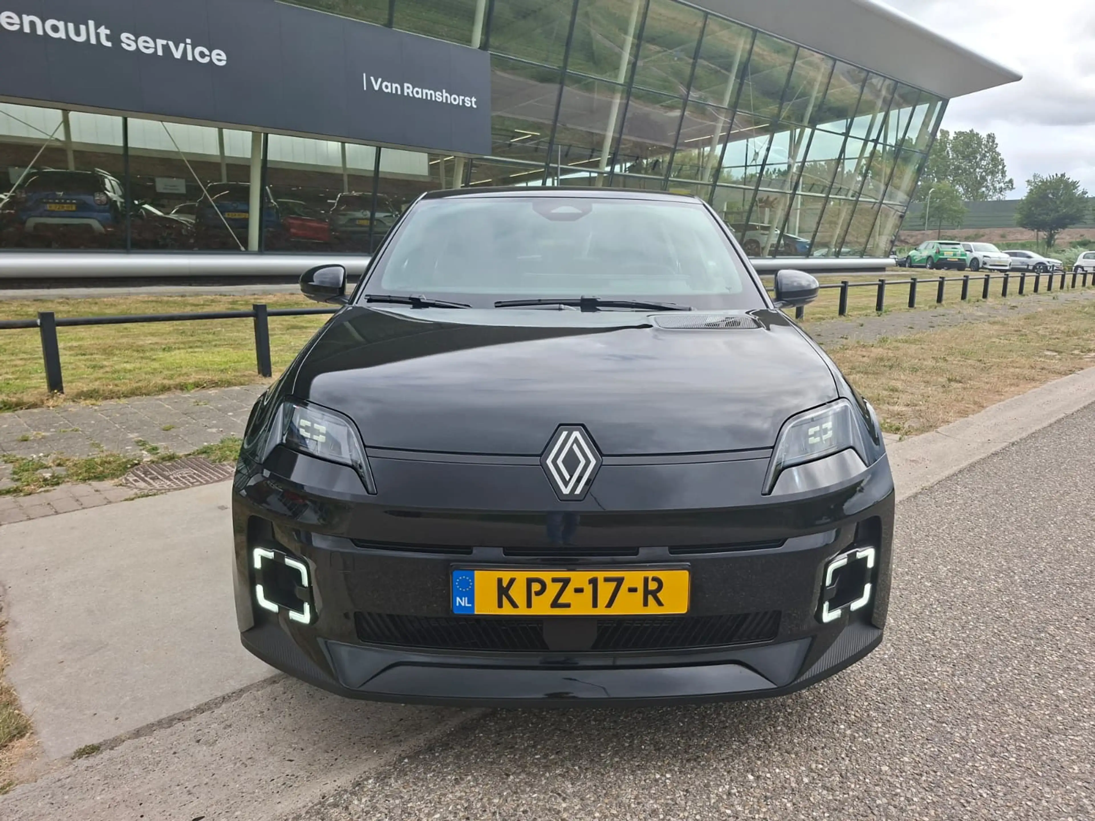 Renault R 5 comfort range 150pk 52 kWh — photo 2