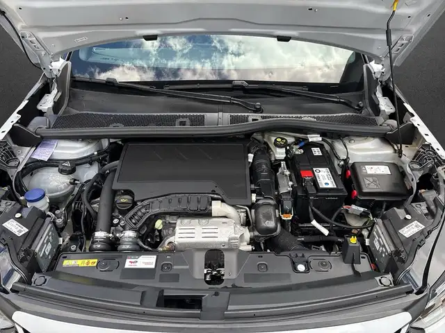 Peugeot 2008 view 5