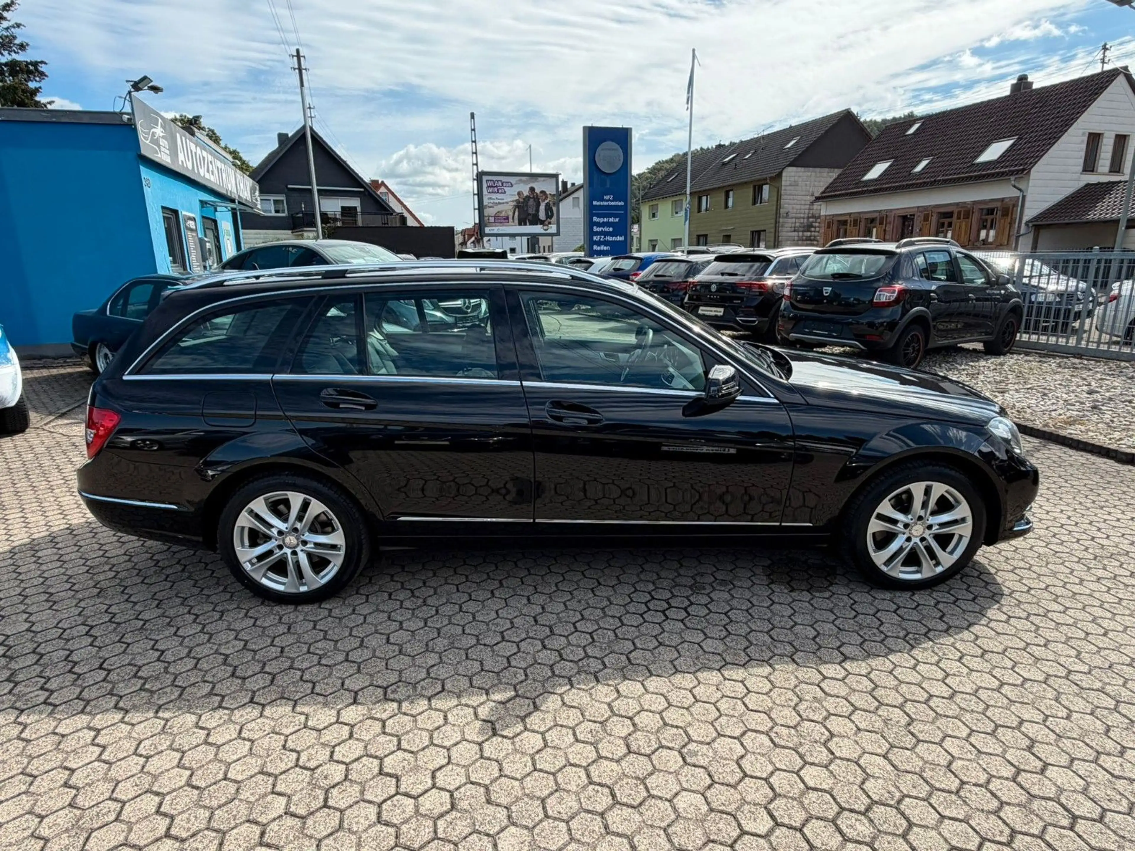 Mercedes-Benz C 250 CGI BlueEfficiency — photo 8