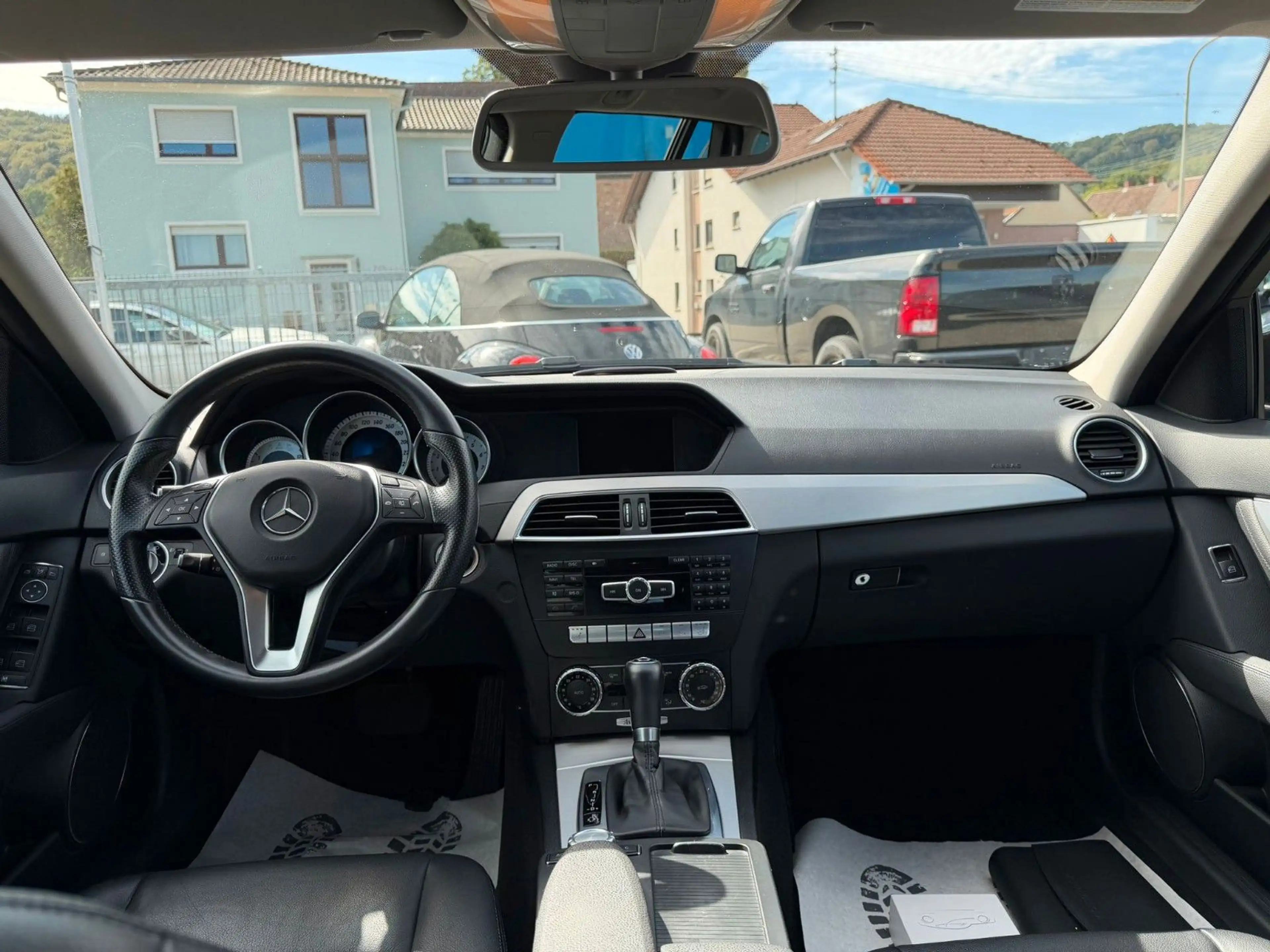Mercedes-Benz C 250 CGI BlueEfficiency — photo 11