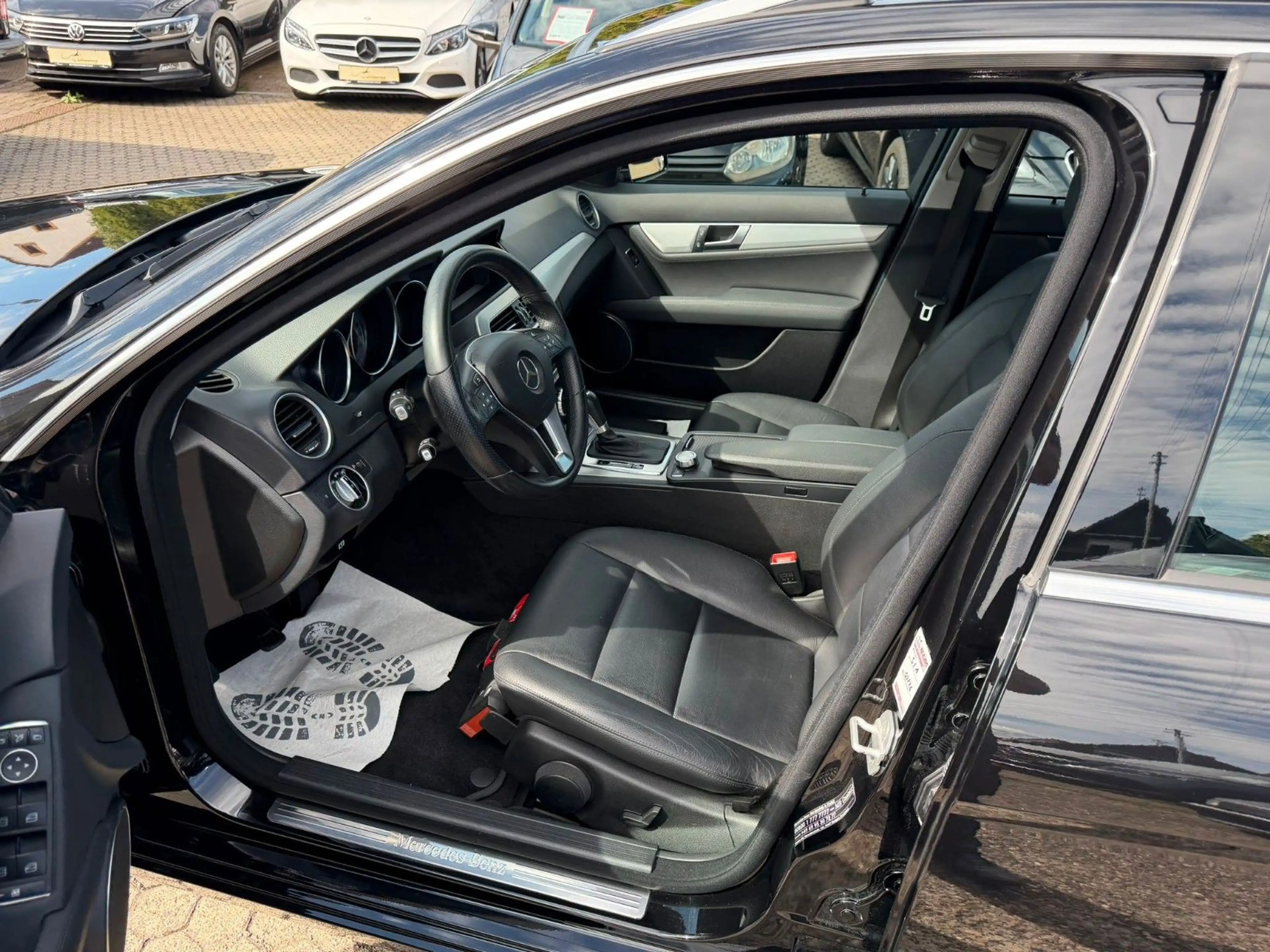 Mercedes-Benz C 250 CGI BlueEfficiency — photo 13