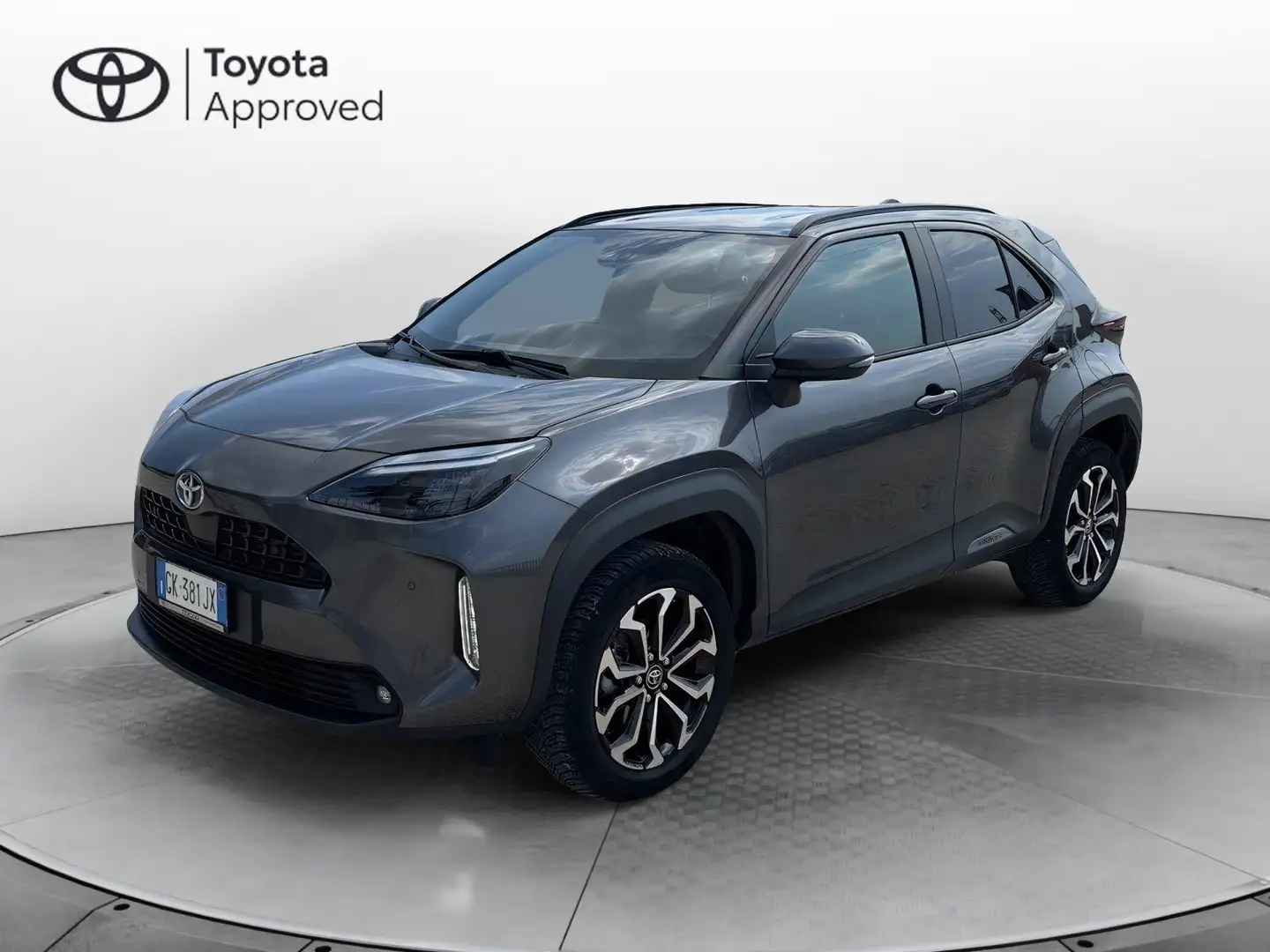 Toyota Yaris Cross 1.5 Hybrid 5p. E-CVT Trend Grau - 1